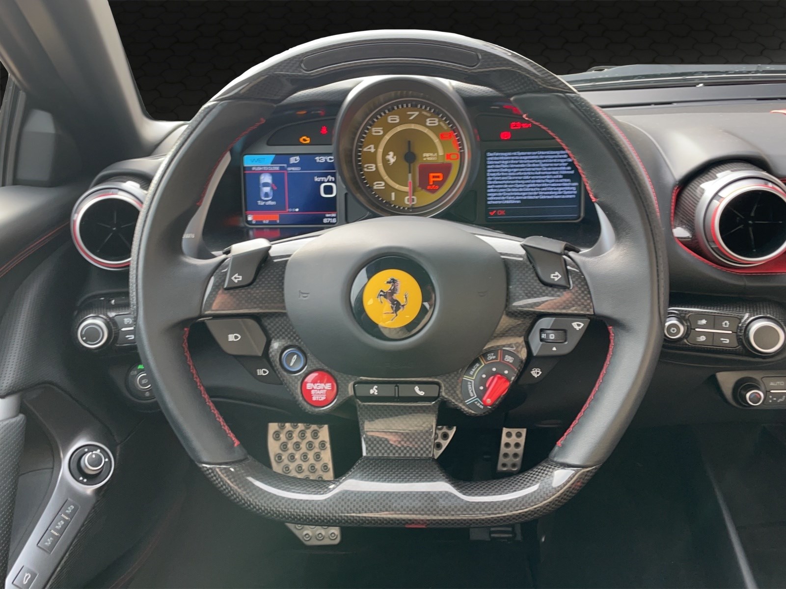 FERRARI 812 Superfast-image-6