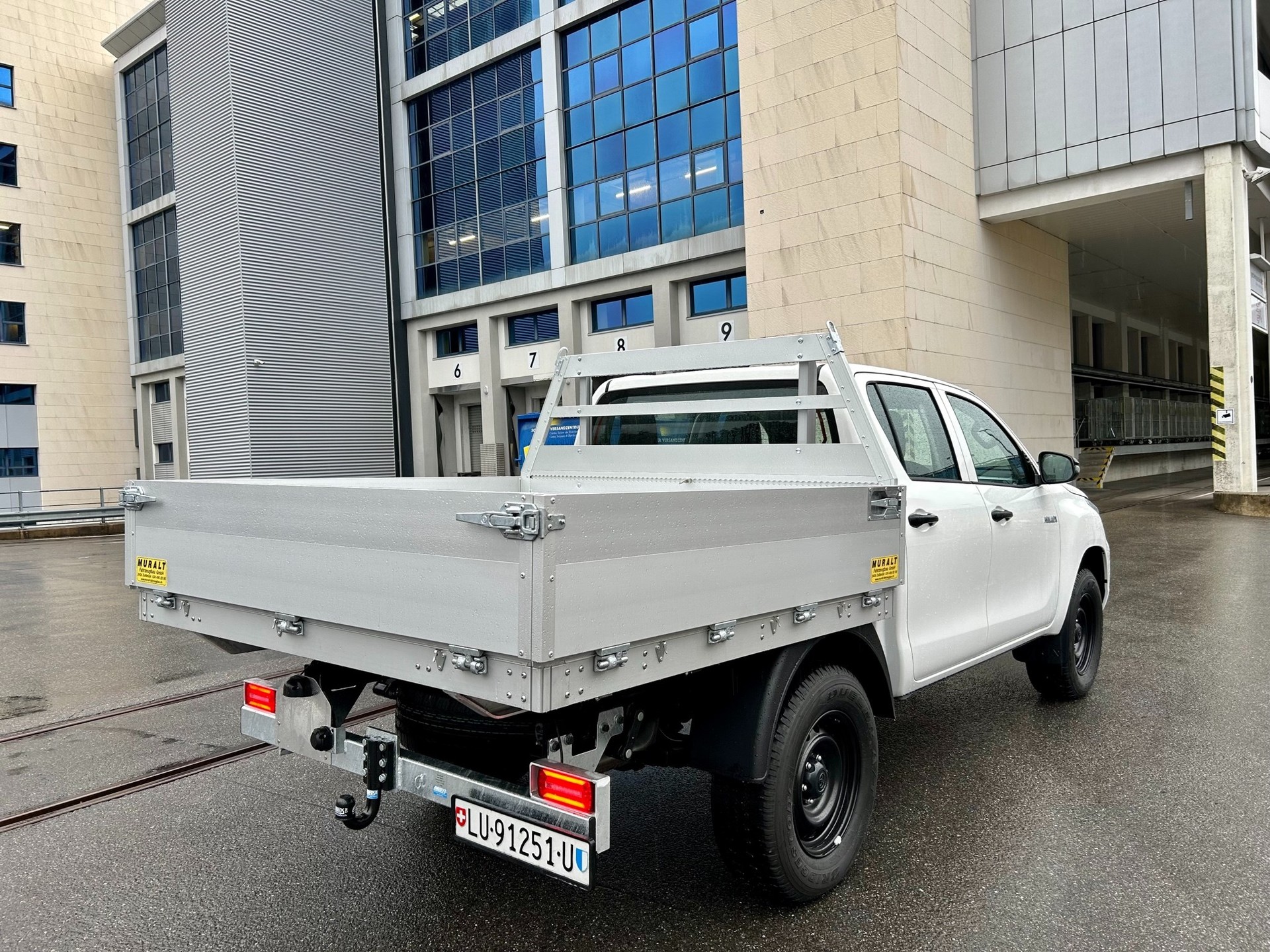 TOYOTA Hilux 2.4D-4D Comfort Double Cab 4x4-image-6