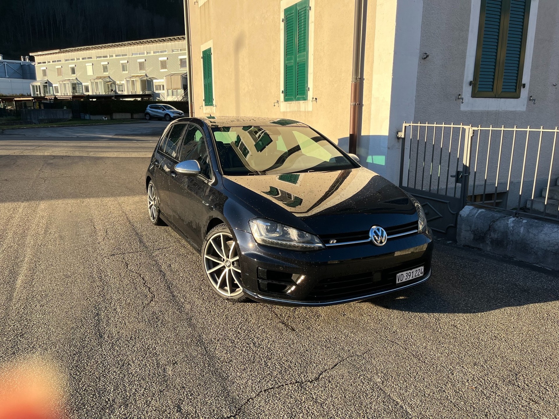 VW Golf 2.0 TSI R 4Motion DSG-image-0