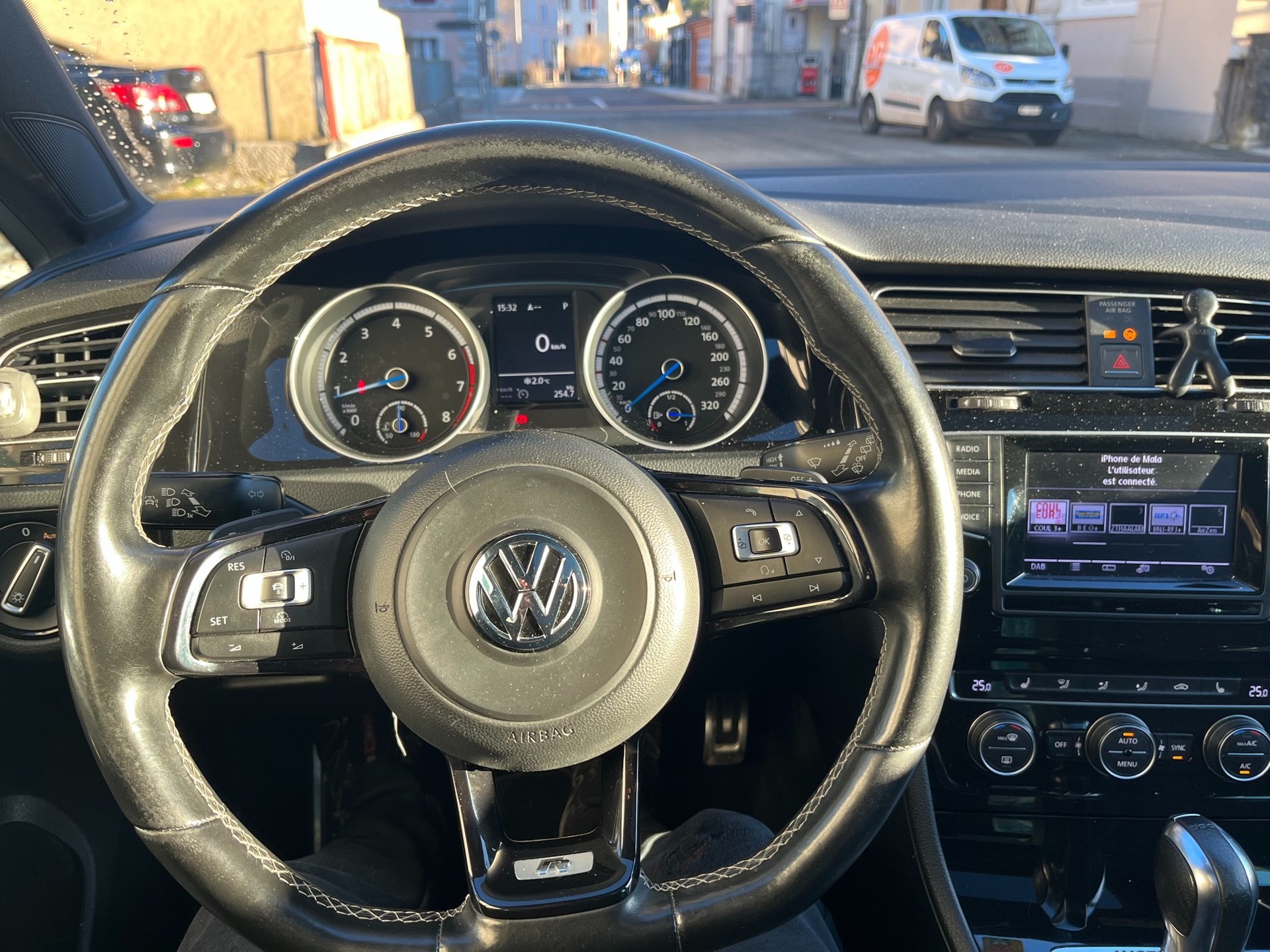 VW Golf 2.0 TSI R 4Motion DSG-image-1
