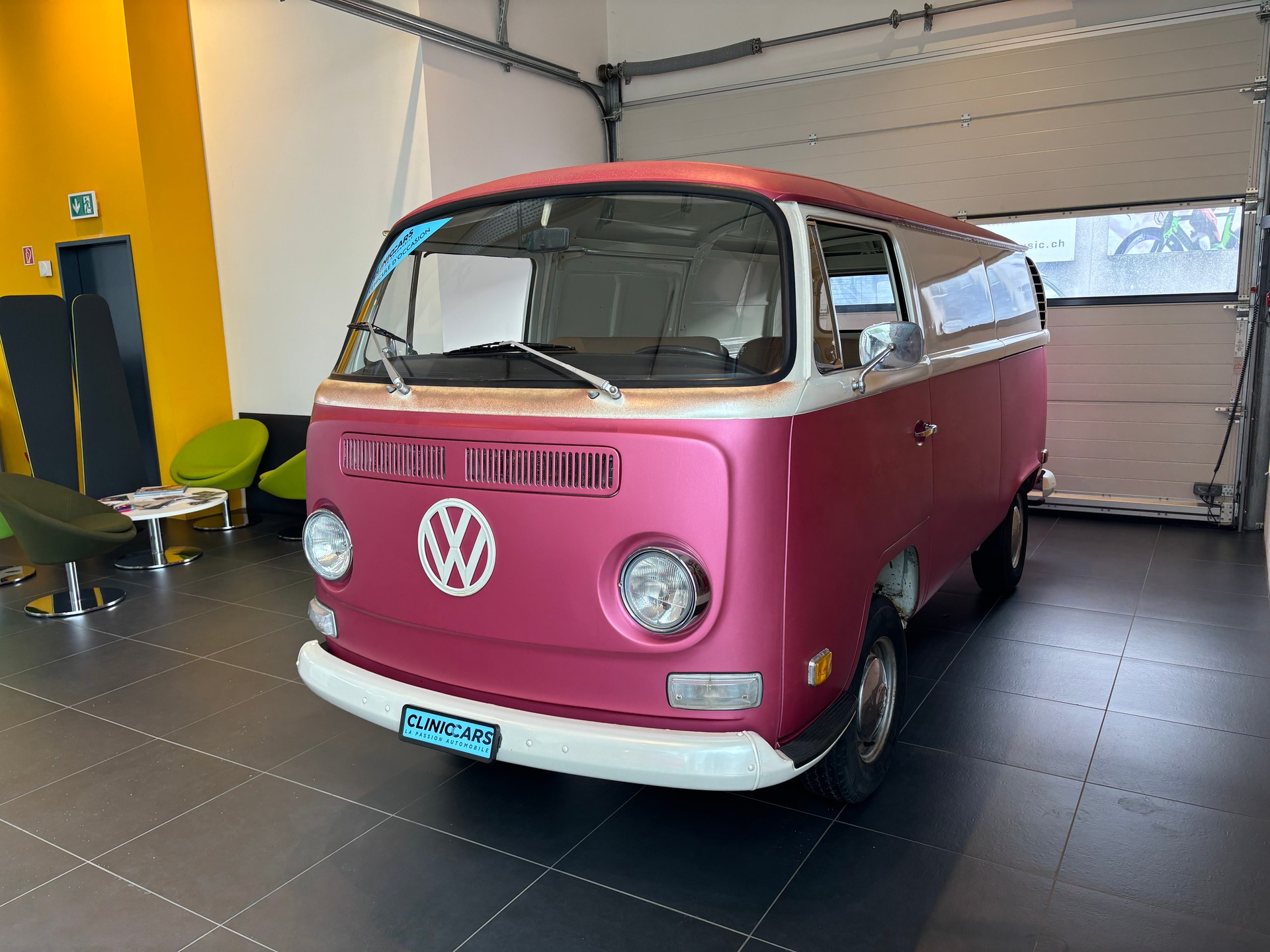 VW T2a-showroom-element-3