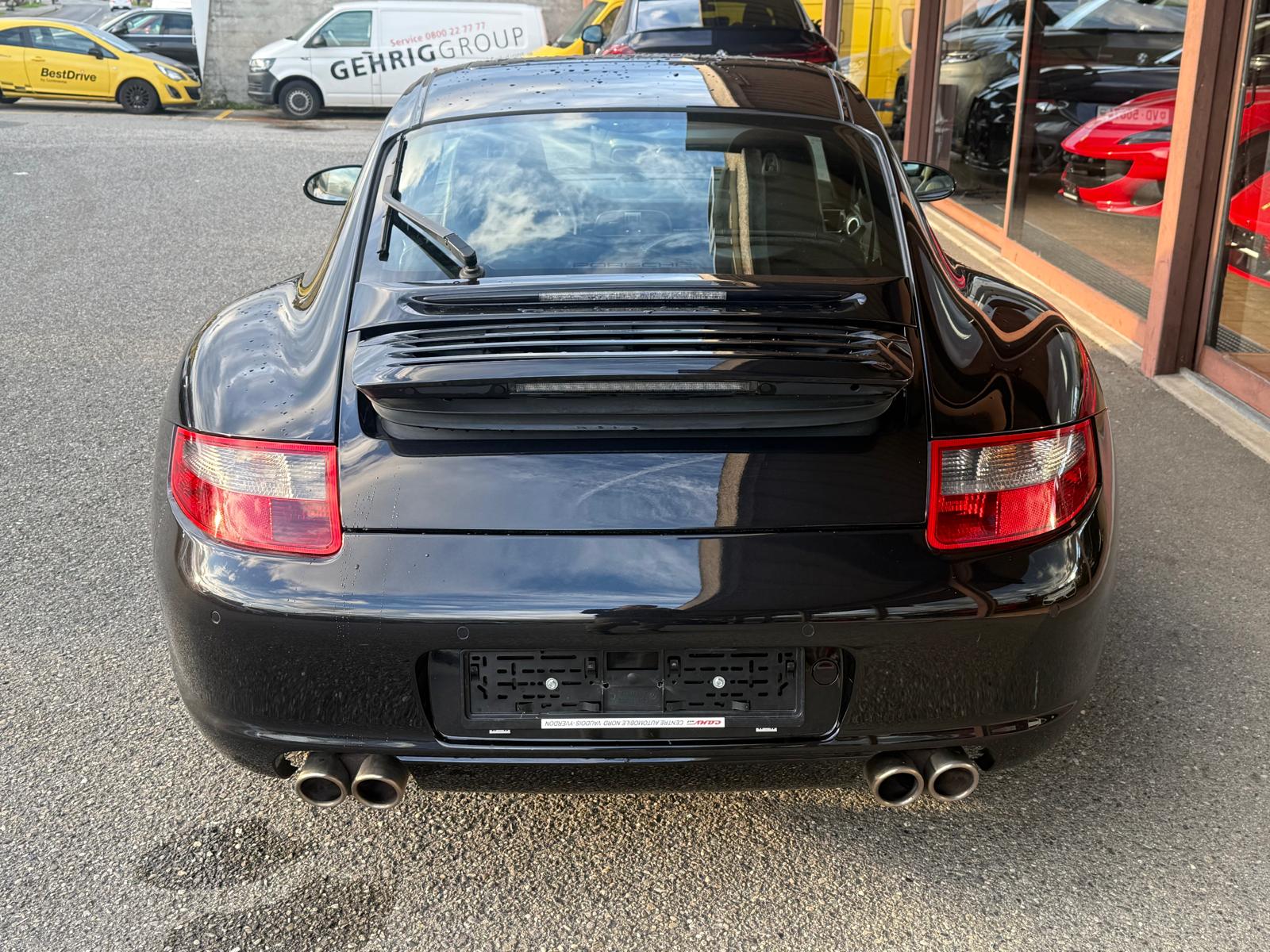 PORSCHE 911 Carrera 4S-image-4