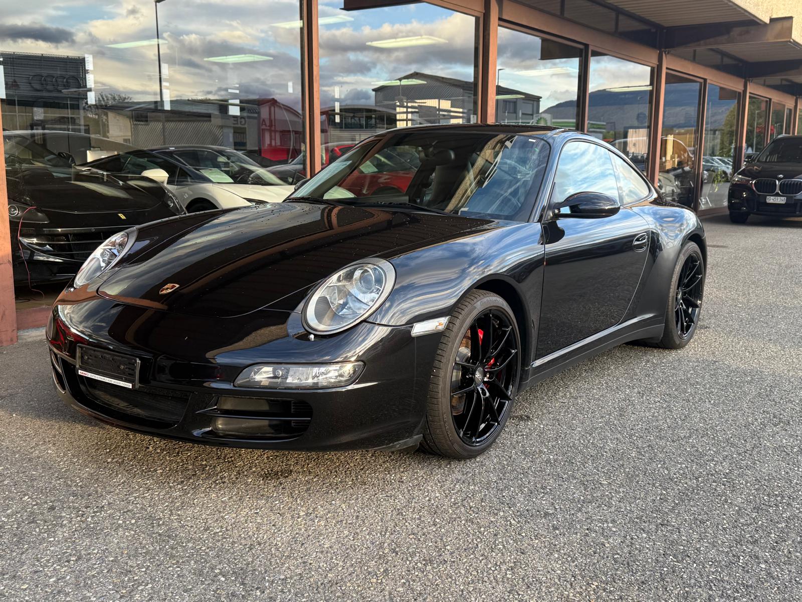 PORSCHE 911 Carrera 4S-image-1
