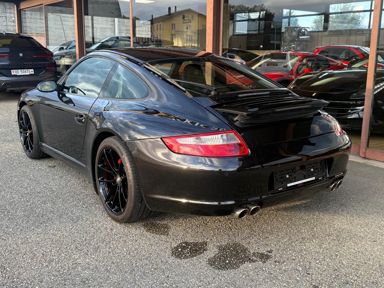 PORSCHE 911 Carrera 4S-image-3