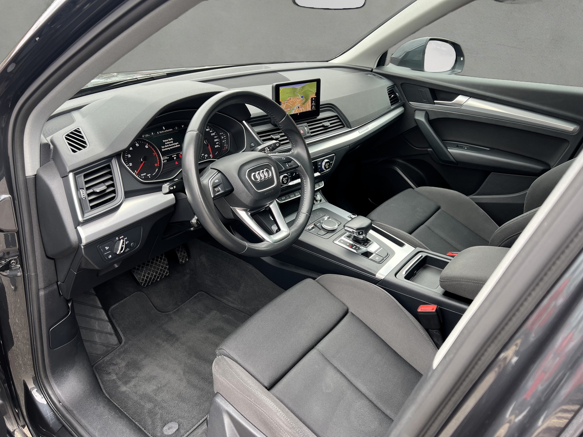 AUDI Q5 2.0 TFSI sport quattro S-tronic-image-14