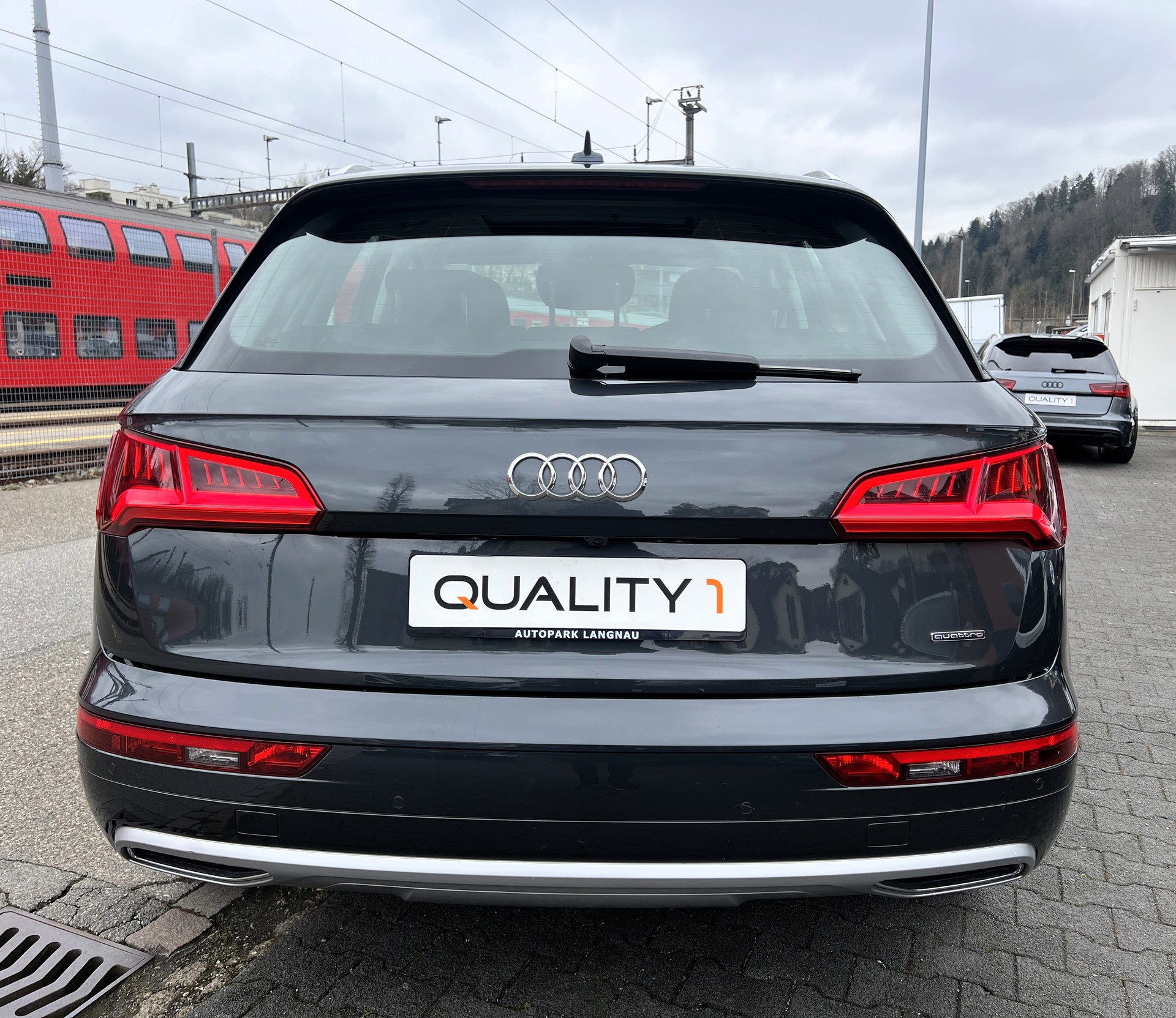 AUDI Q5 2.0 TFSI sport quattro S-tronic-image-3