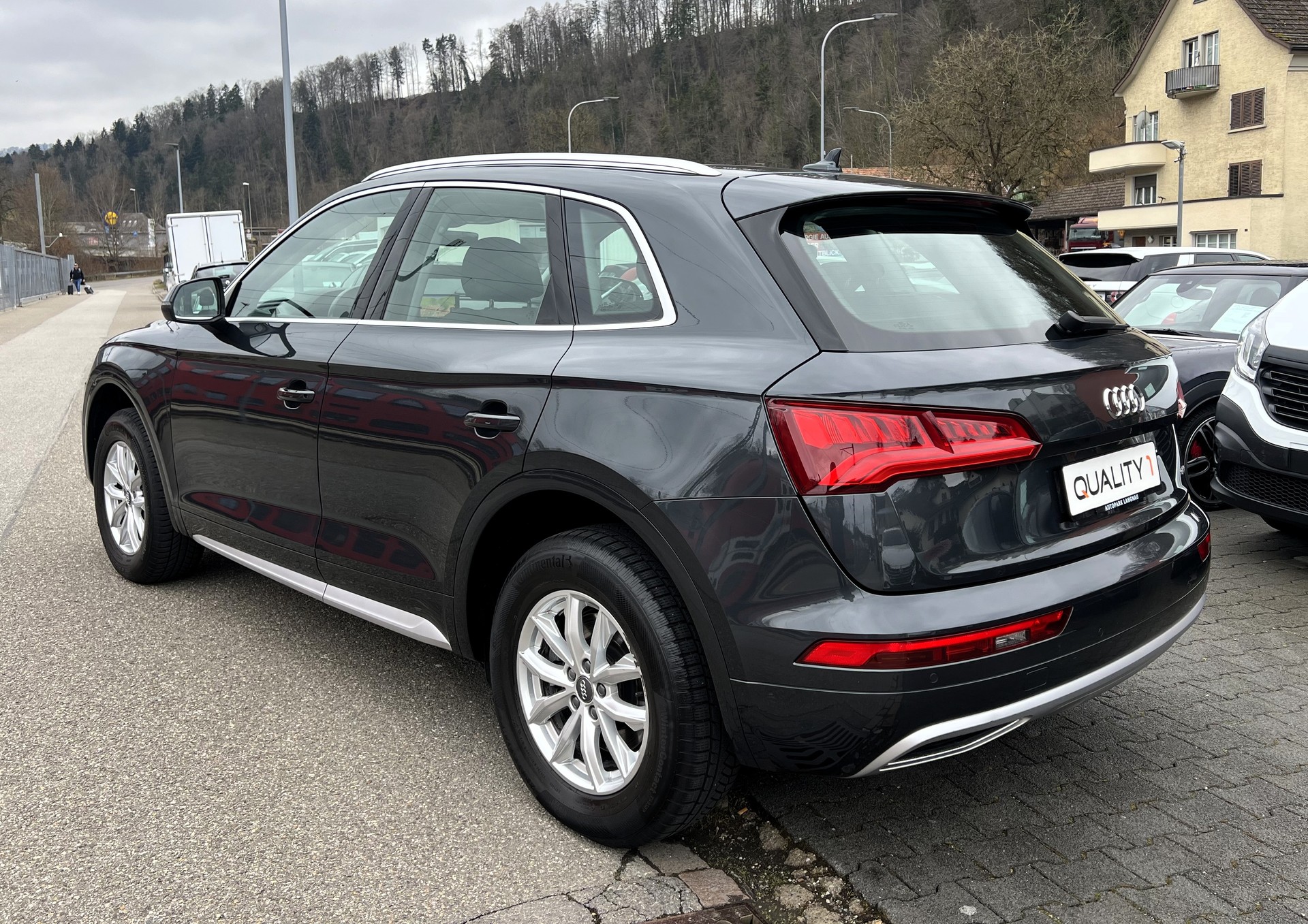 AUDI Q5 2.0 TFSI sport quattro S-tronic-image-2