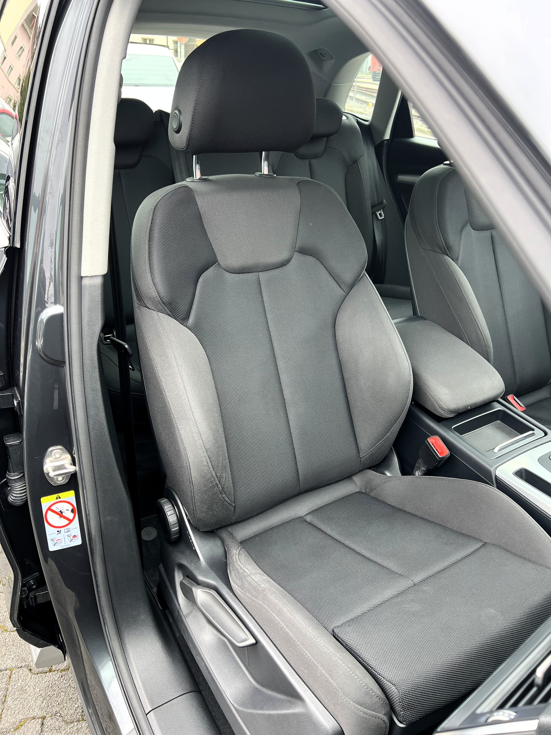 AUDI Q5 2.0 TFSI sport quattro S-tronic-image-13
