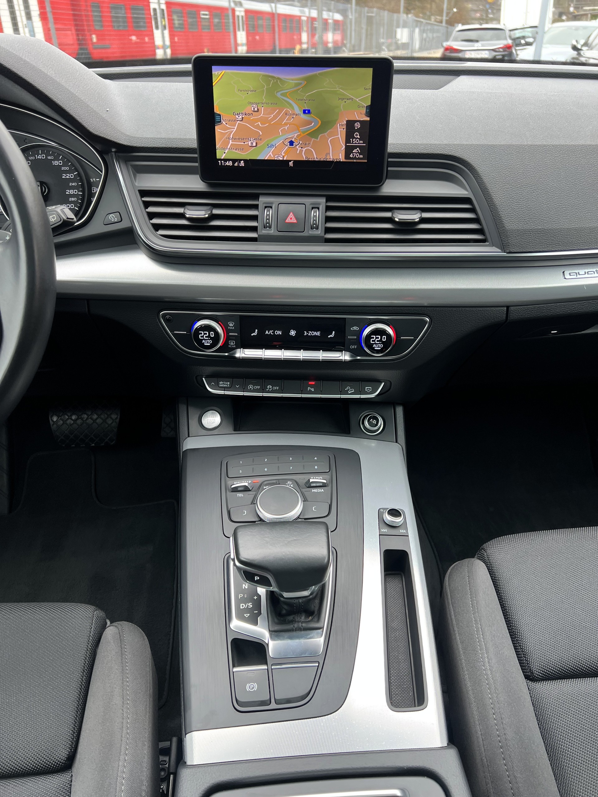 AUDI Q5 2.0 TFSI sport quattro S-tronic-image-19