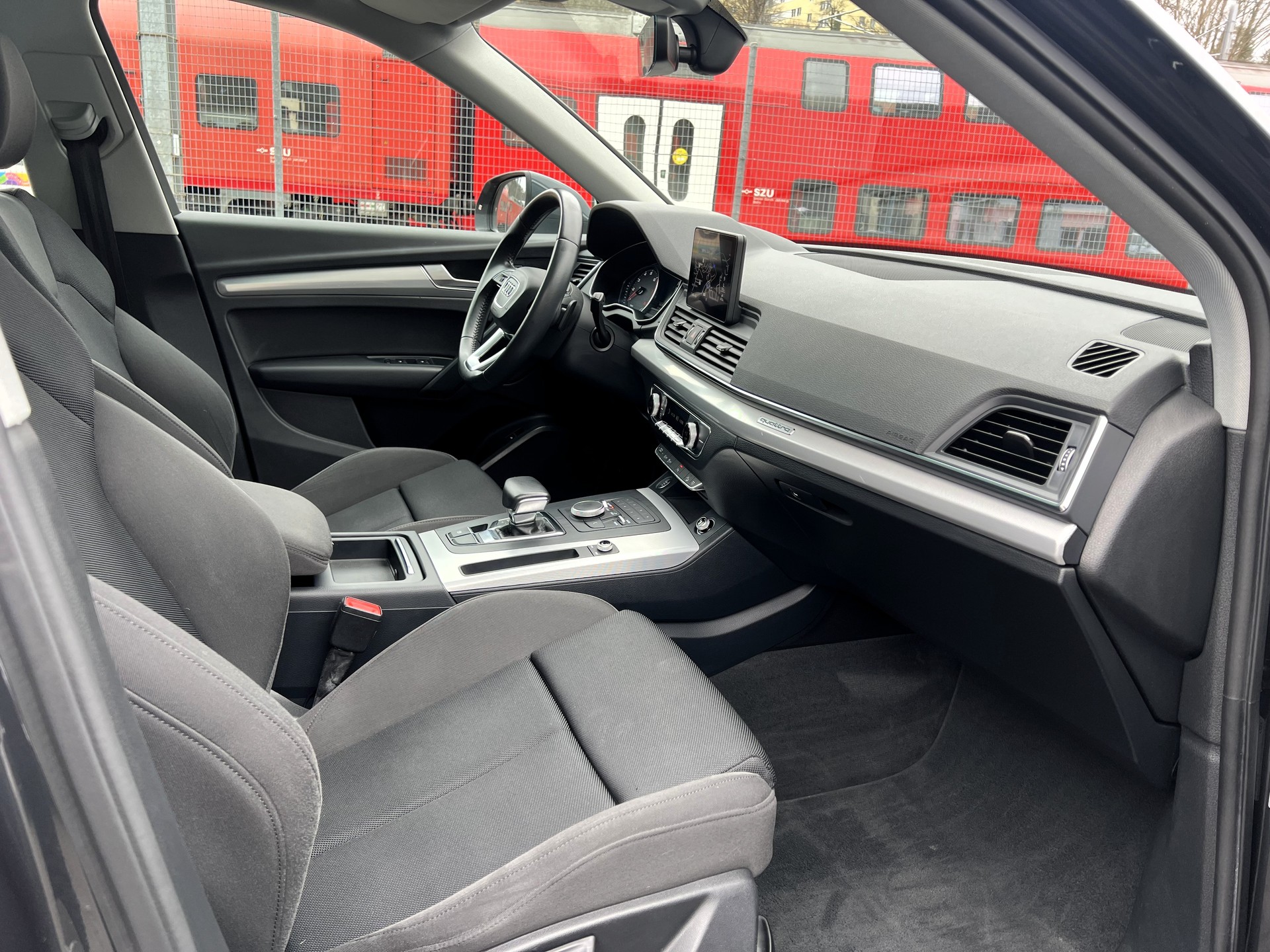 AUDI Q5 2.0 TFSI sport quattro S-tronic-image-12