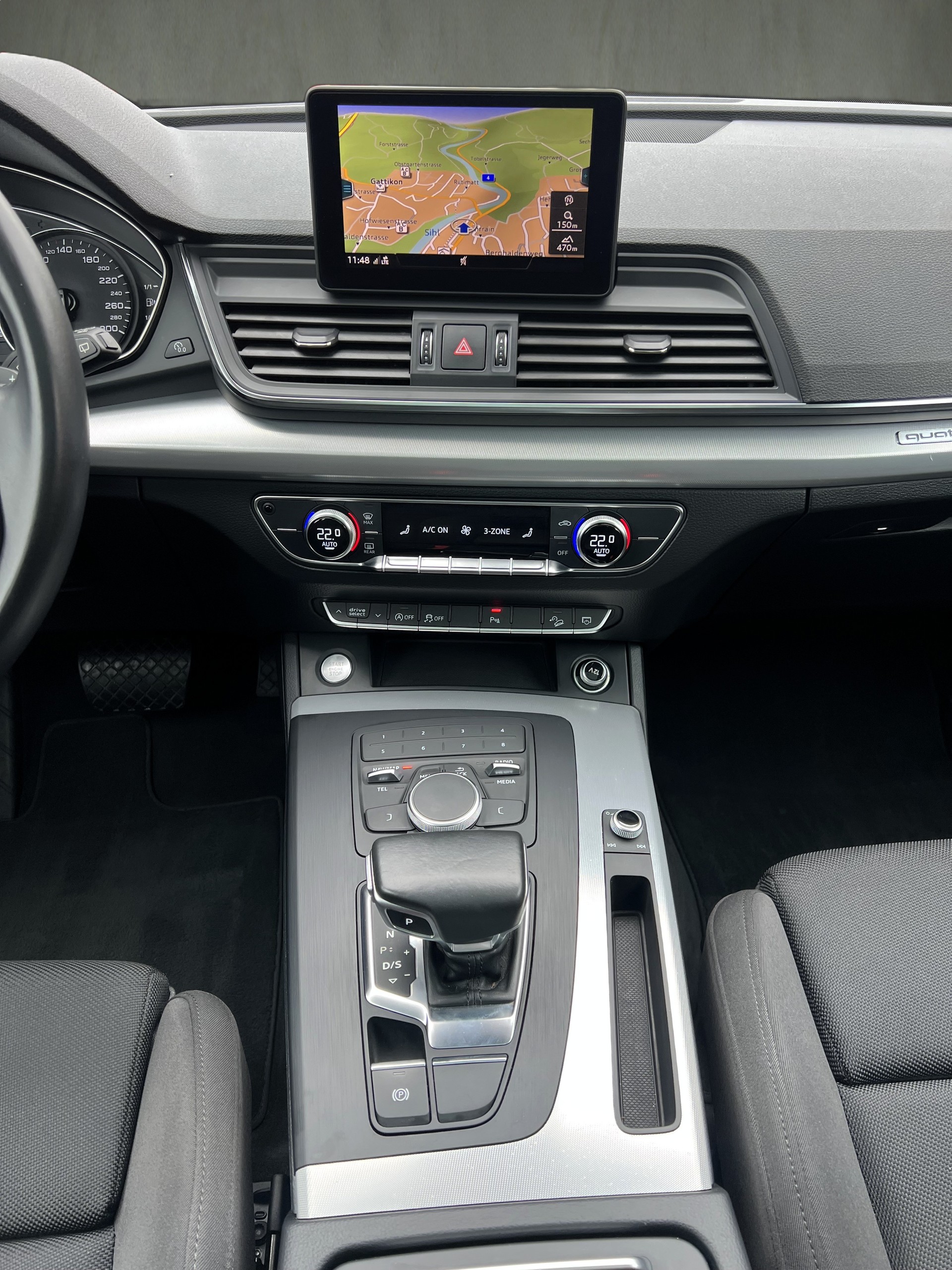 AUDI Q5 2.0 TFSI sport quattro S-tronic-image-19