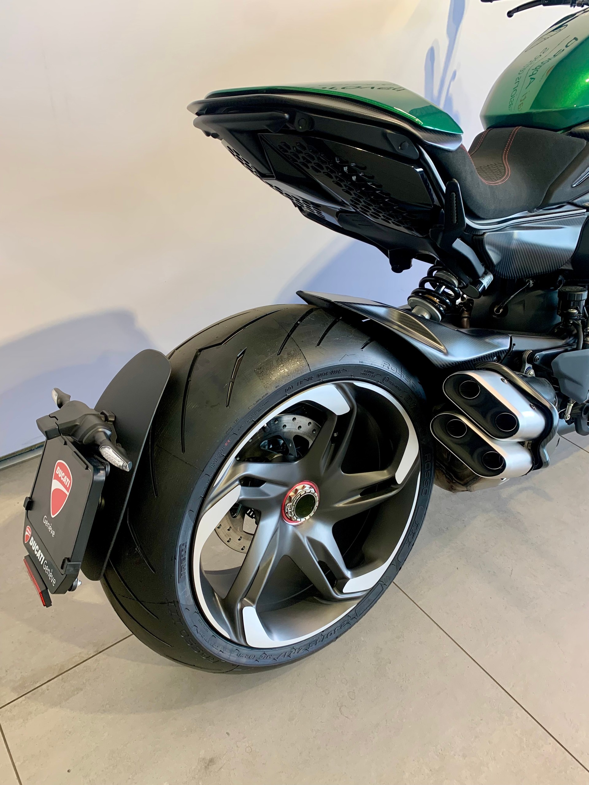 DUCATI Diavel V4 Bentley-image-13