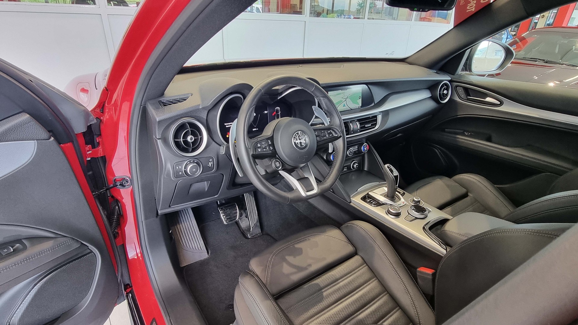 ALFA ROMEO Stelvio 2.0 Q4 280 Veloce-image-13