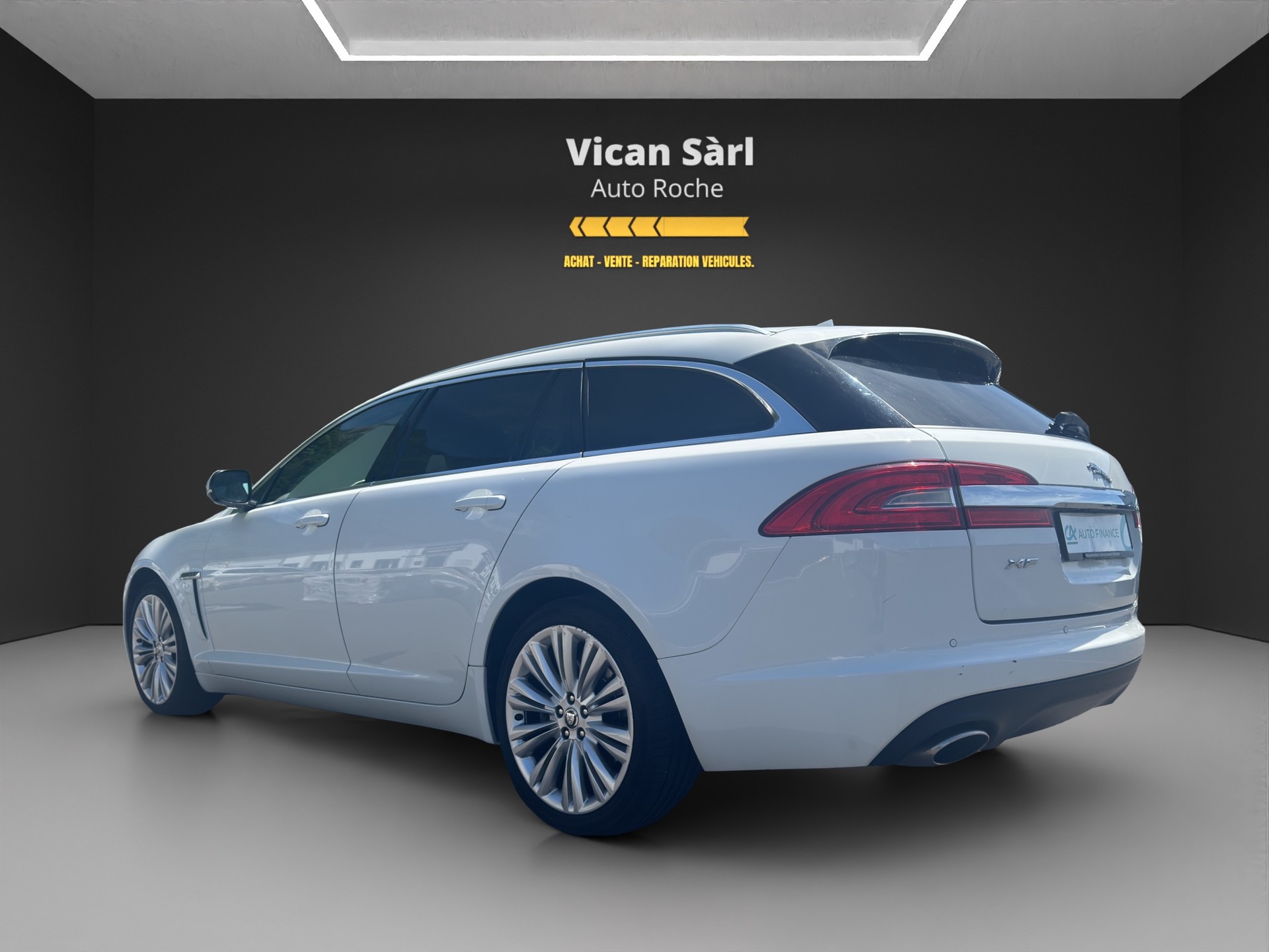 JAGUAR XF Sportbrake 3.0d V6 Premium Luxury-image-6