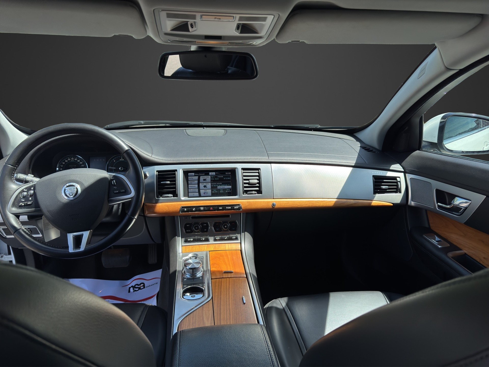 JAGUAR XF Sportbrake 3.0d V6 Premium Luxury-image-13