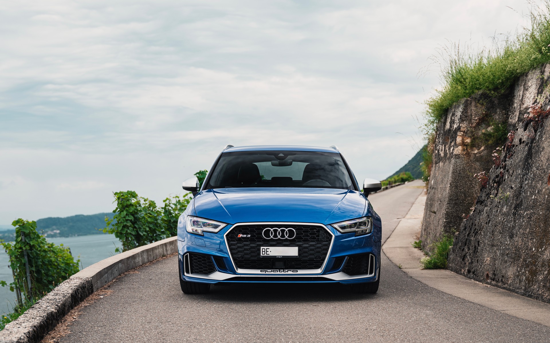 AUDI RS3 Sportback 2.5 TSI quattro S-tronic-image-2