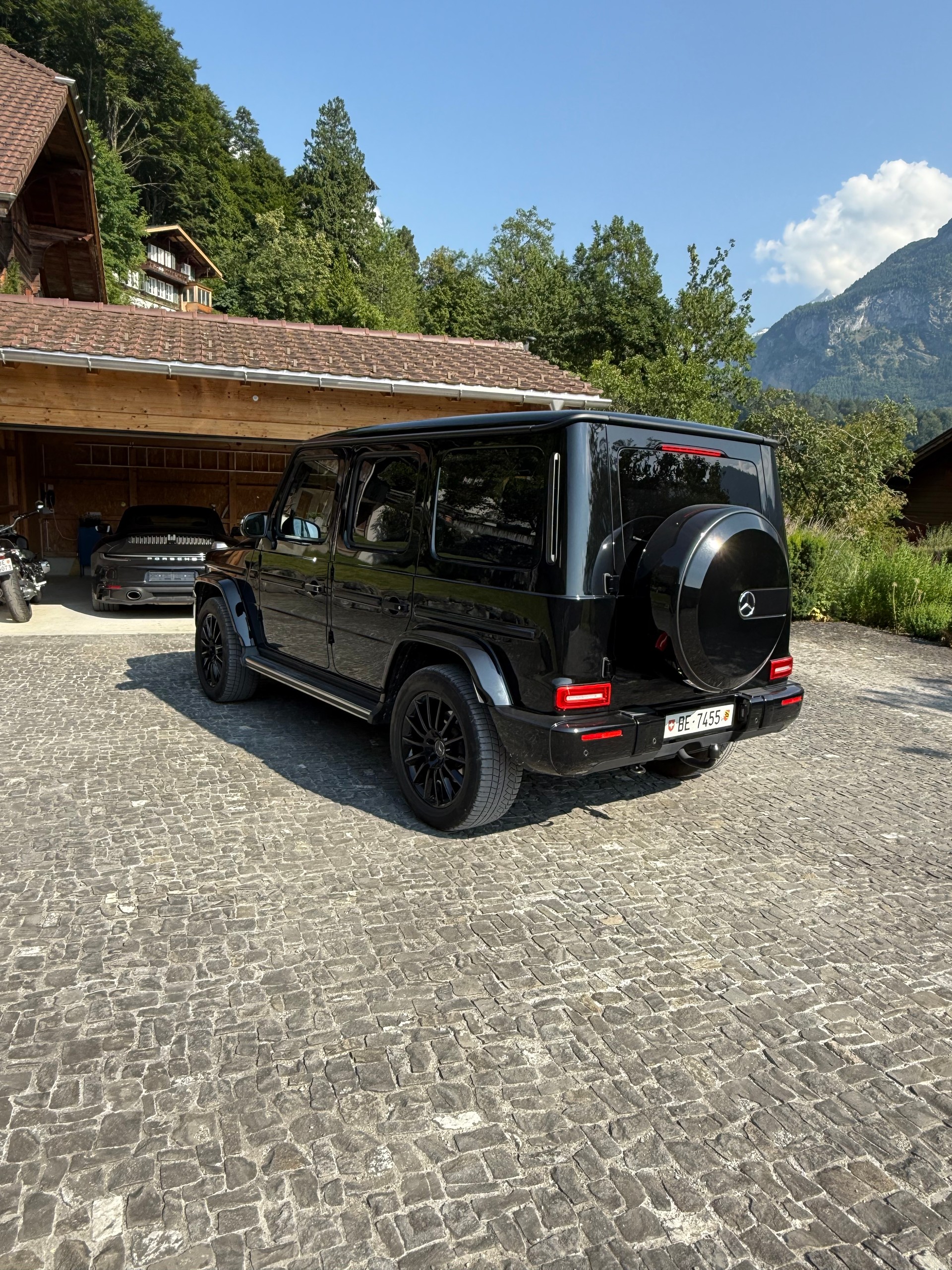 MERCEDES-BENZ G 400 d AMG Line 9G-Tronic-image-2
