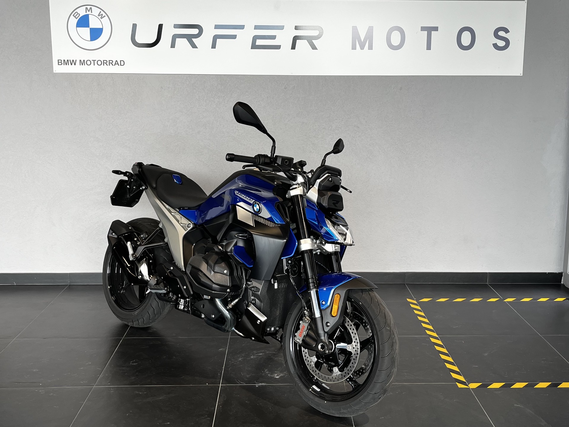BMW R 1300 R-showroom-element-1