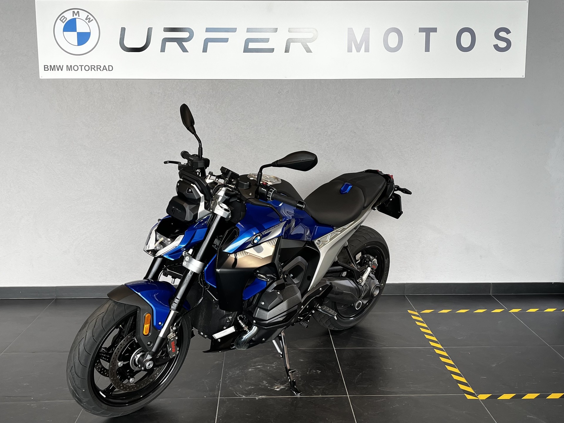 BMW R 1300 R-showroom-element-3