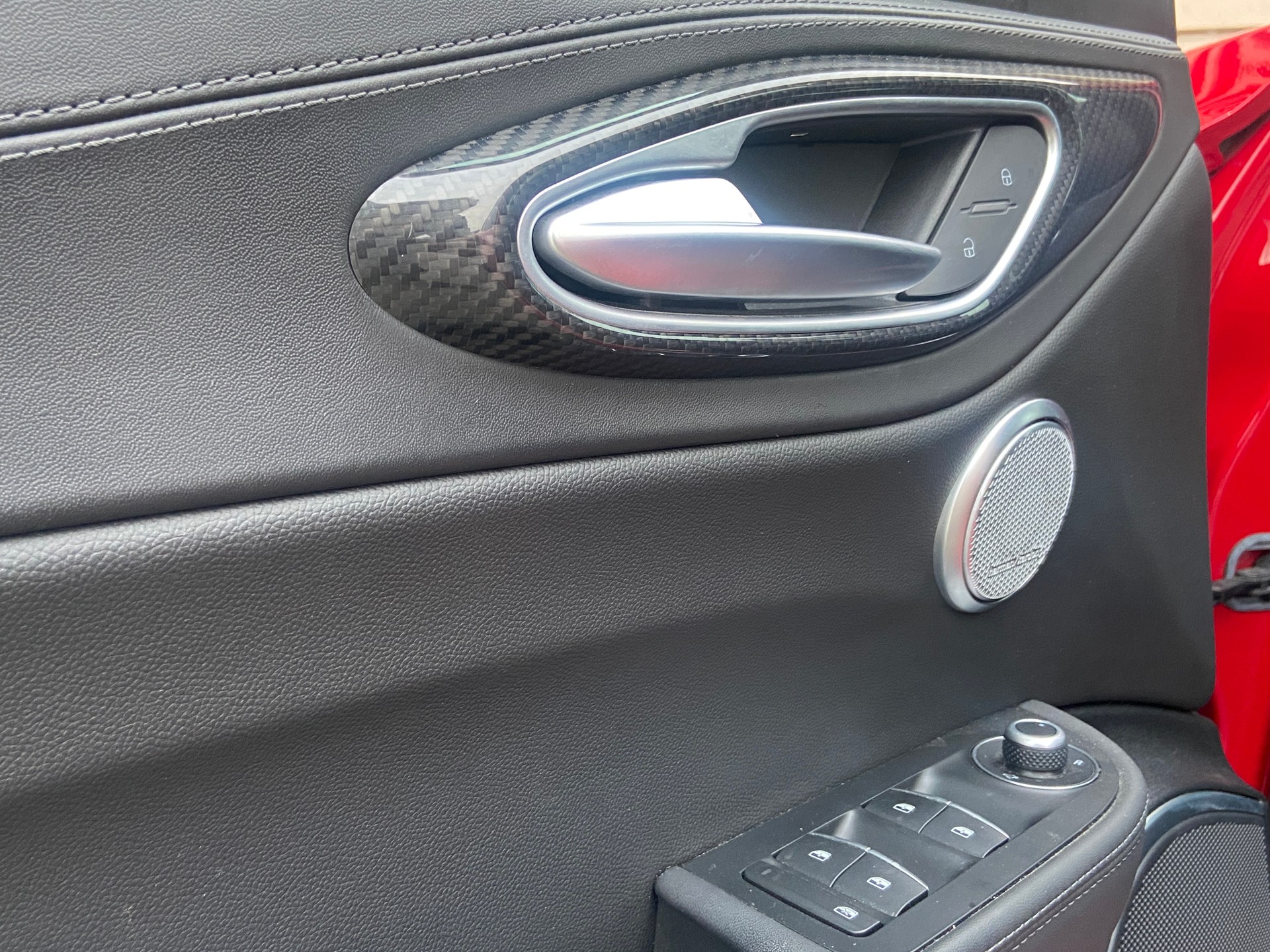 ALFA ROMEO Giulia 2.0 Veloce TI Carbon Q4 Automatic-image-7