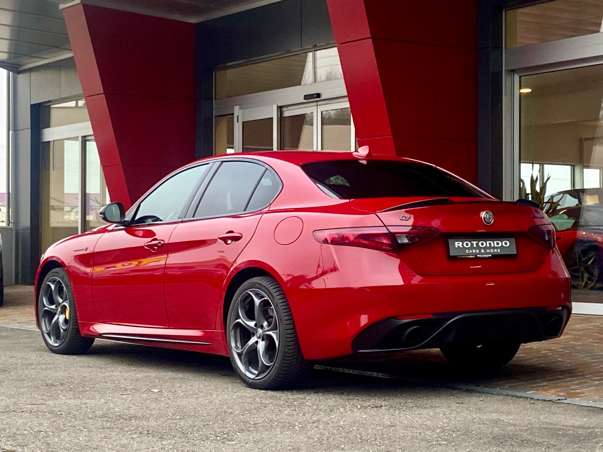 ALFA ROMEO Giulia 2.0 Veloce TI Carbon Q4 Automatic-image-15