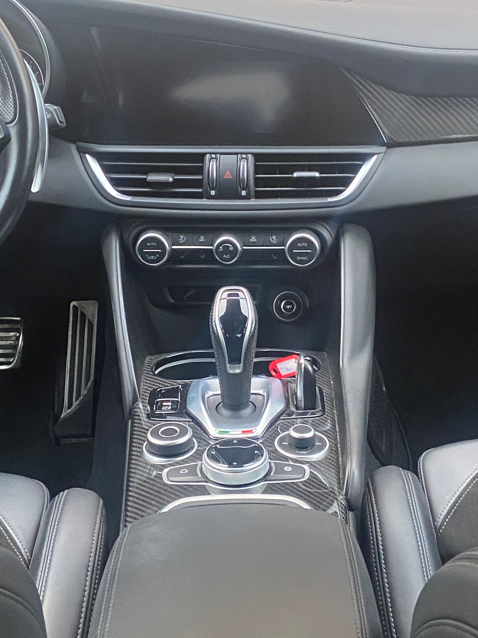 ALFA ROMEO Giulia 2.0 Veloce TI Carbon Q4 Automatic-image-9