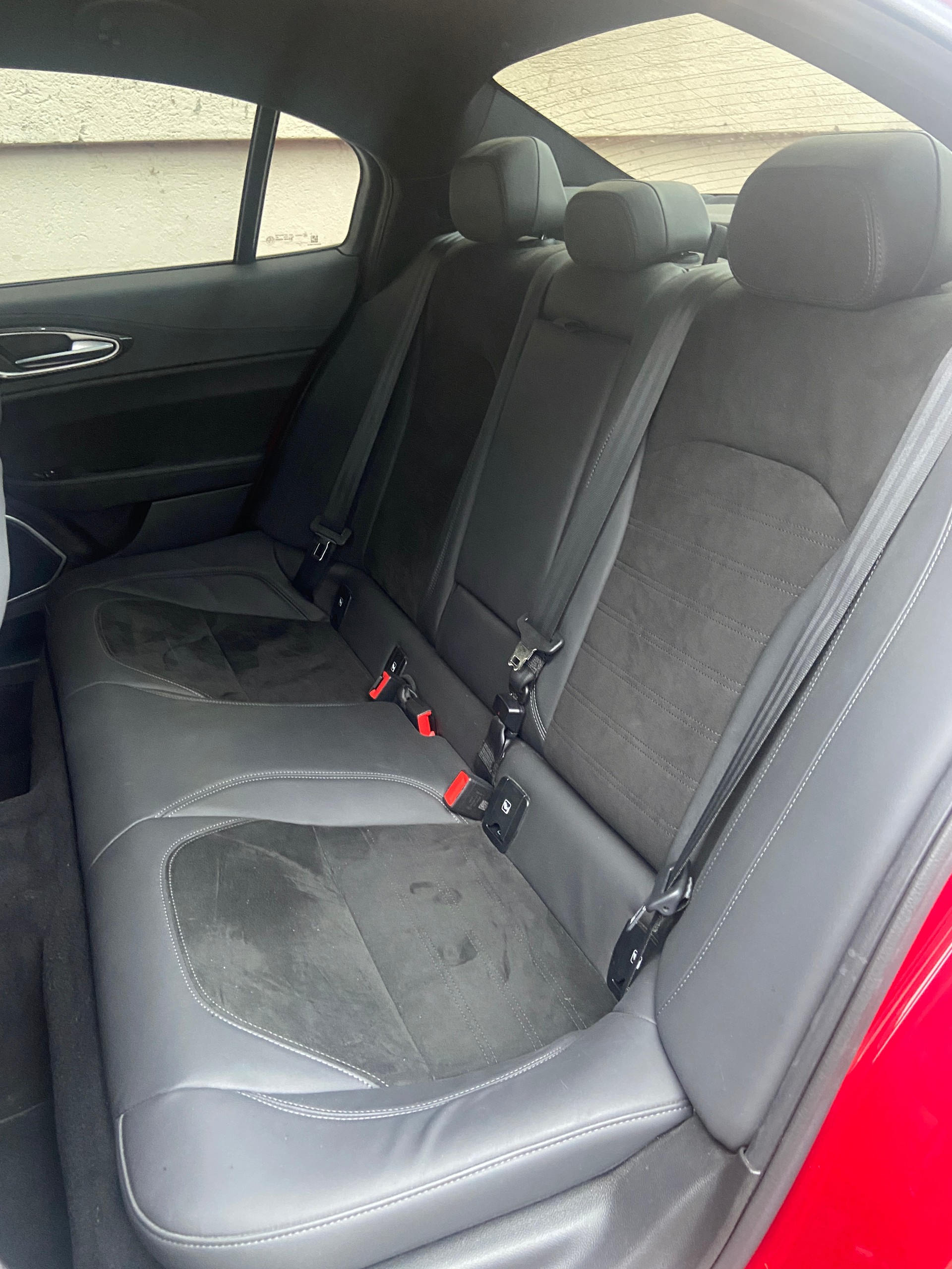 ALFA ROMEO Giulia 2.0 Veloce TI Carbon Q4 Automatic-image-5