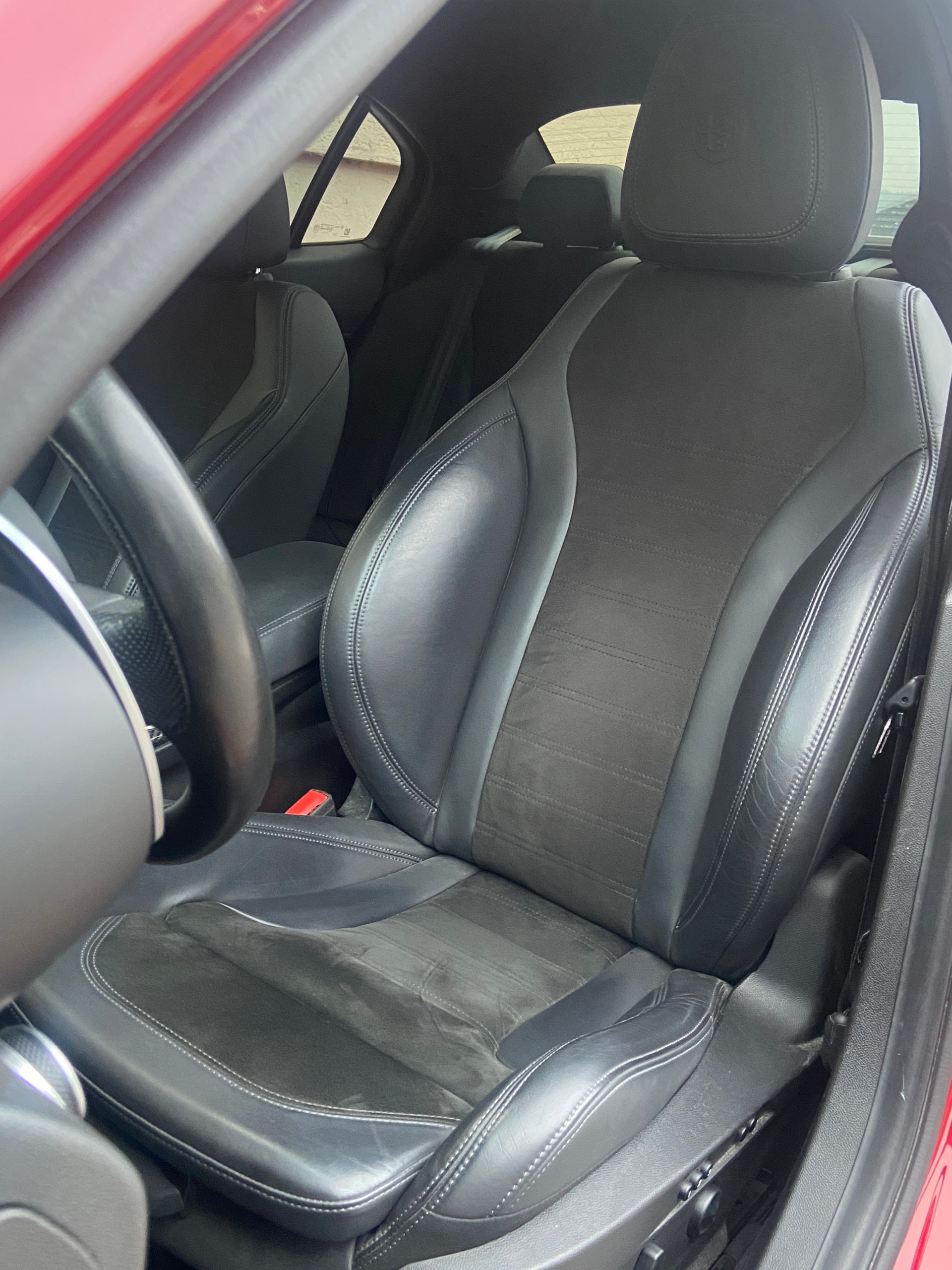 ALFA ROMEO Giulia 2.0 Veloce TI Carbon Q4 Automatic-image-4