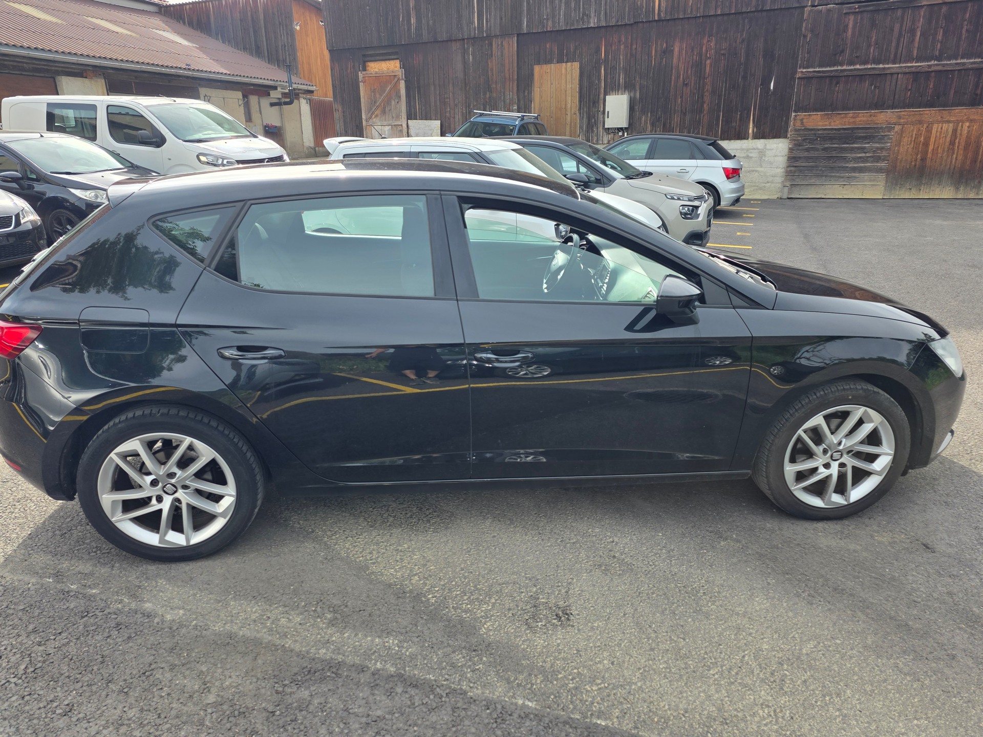 SEAT Leon 1.2i-image-1