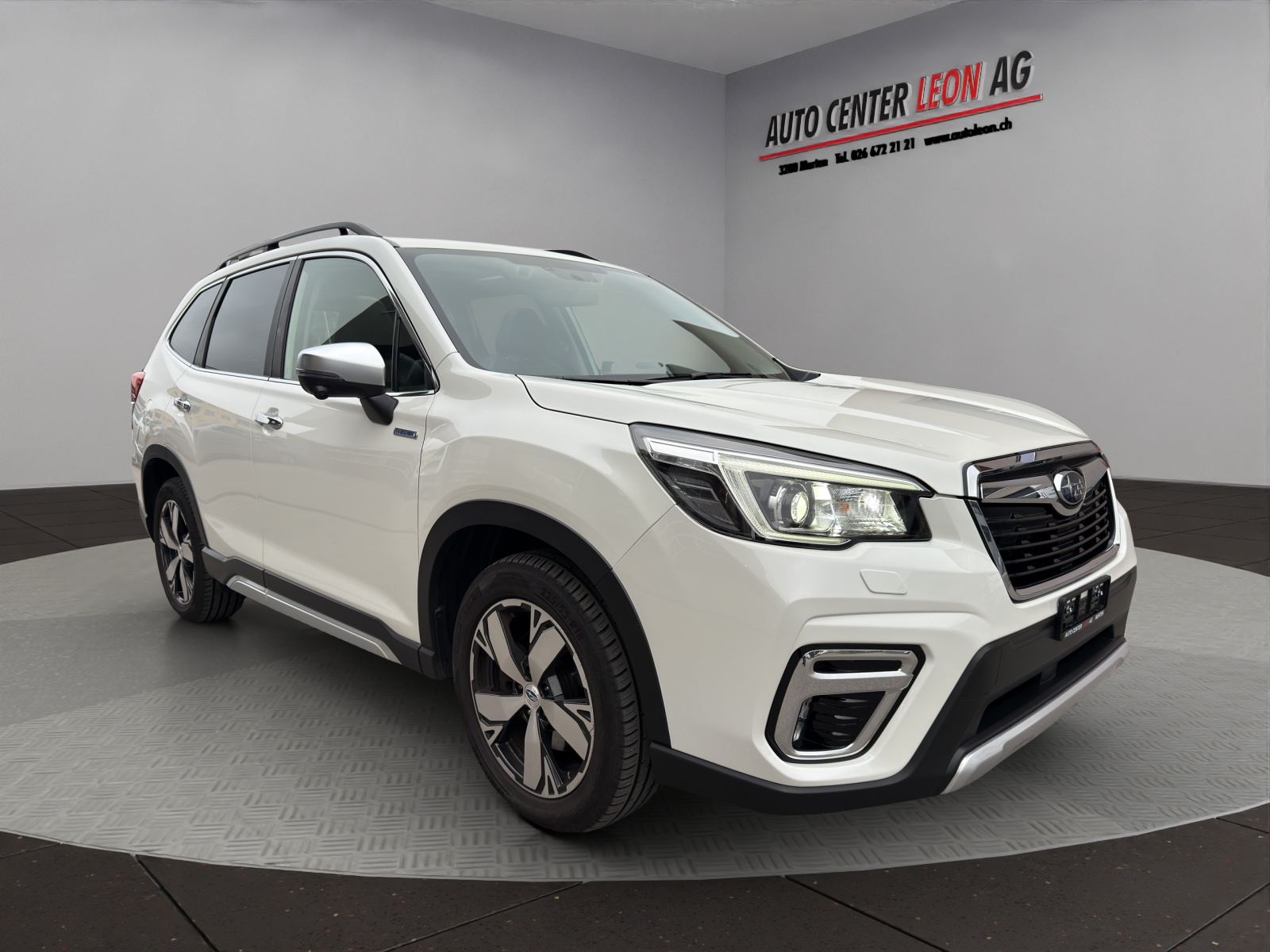 SUBARU Forester 2.0i e-Boxer Advantage Lineartronic-showroom-element-1