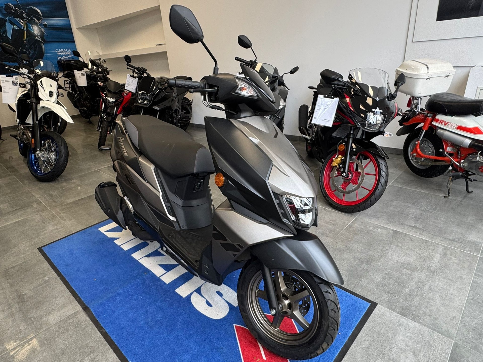 SUZUKI AVENIS 125