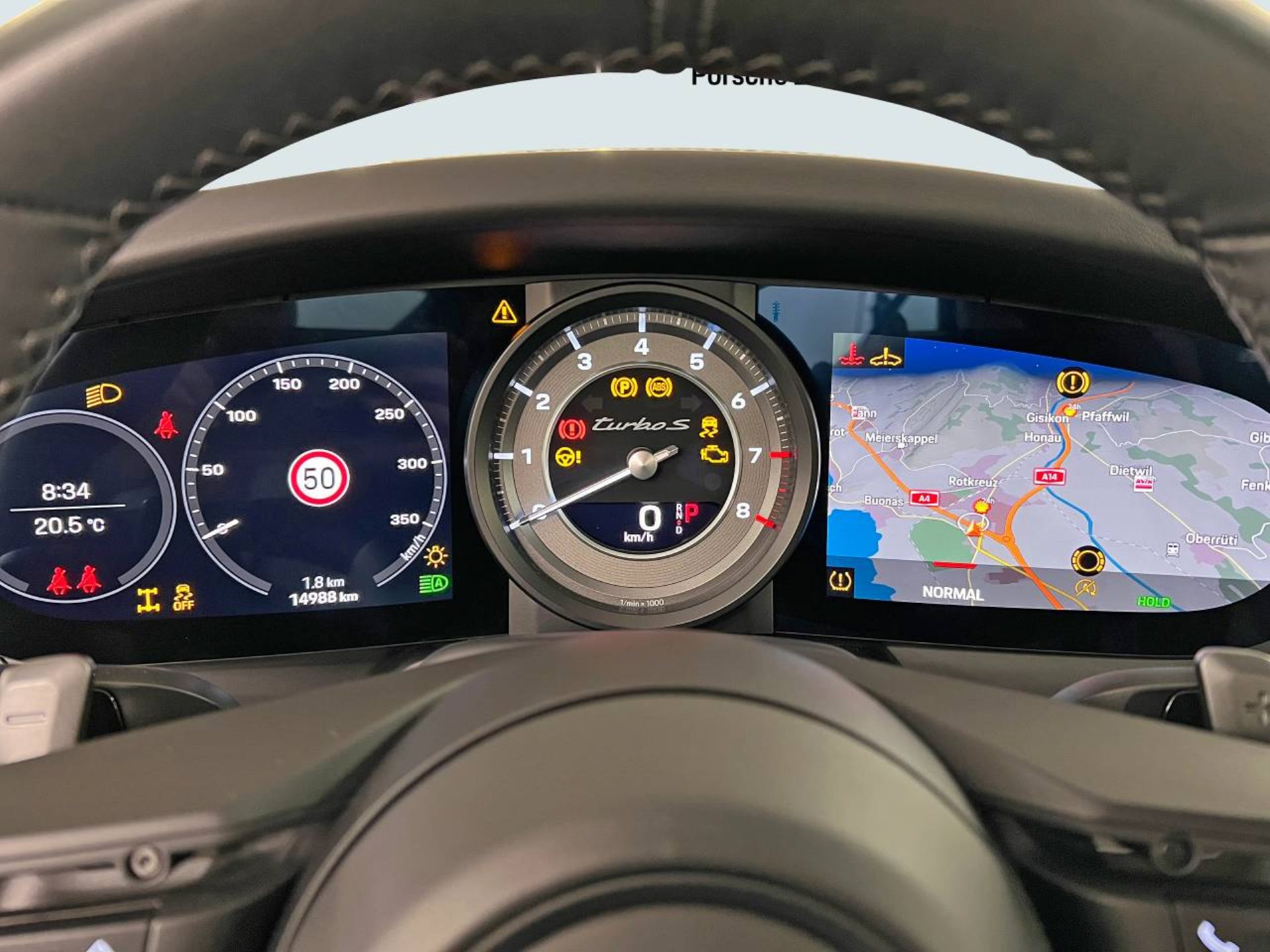 PORSCHE 911 Turbo S Cabriolet-image-27