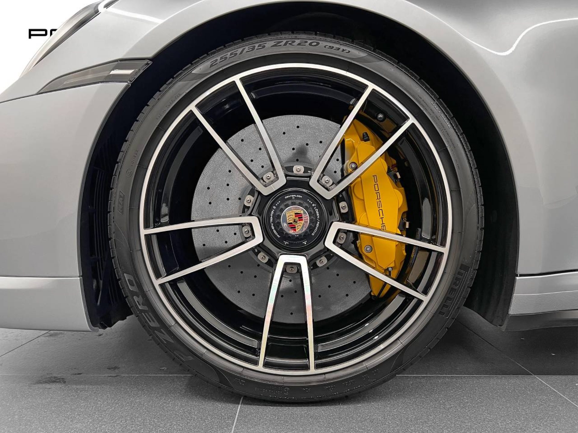 PORSCHE 911 Turbo S Cabriolet-image-12