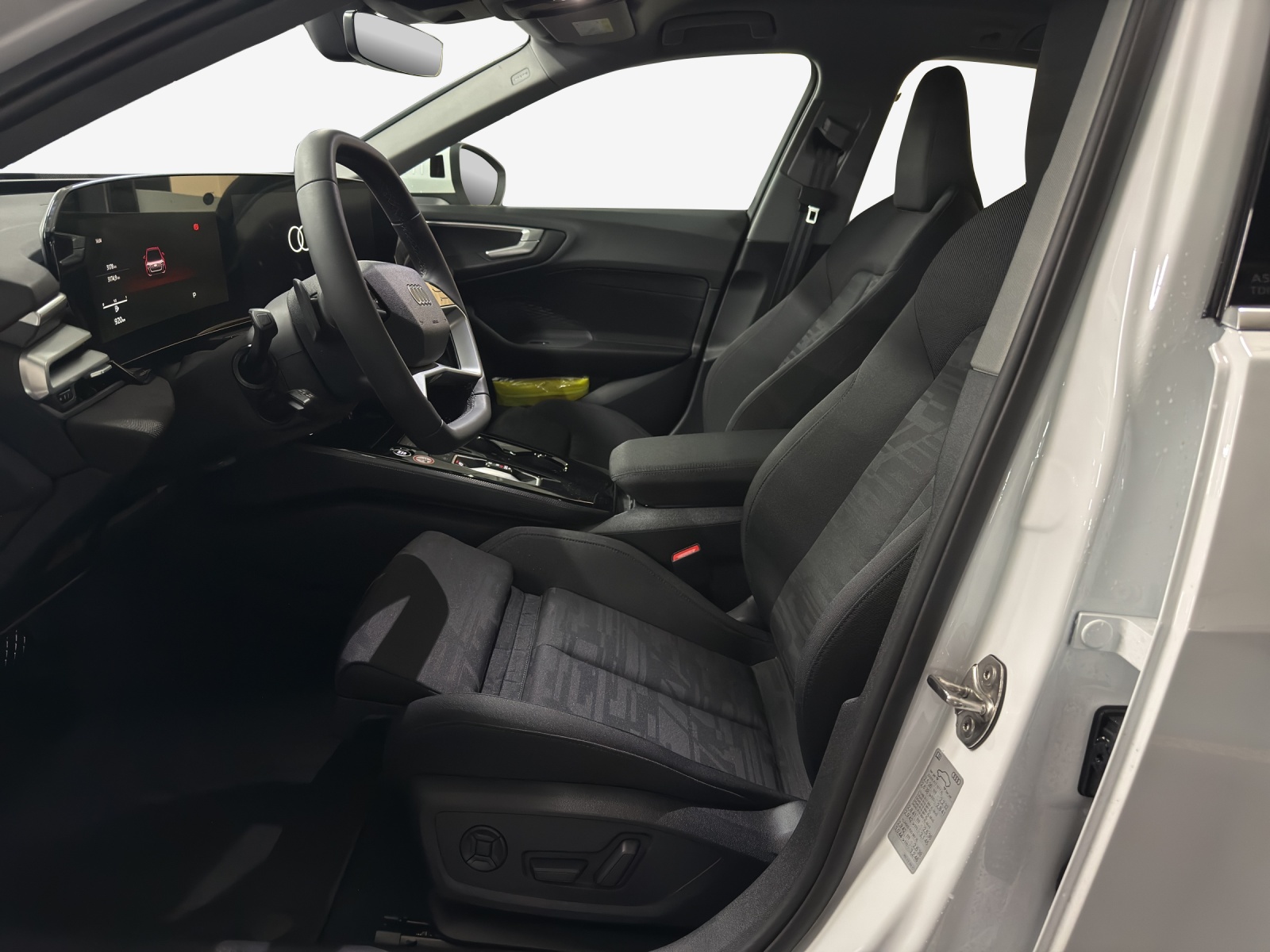 AUDI A5 Avant TDI quattro 150 kW Attraction S tronic-image-6