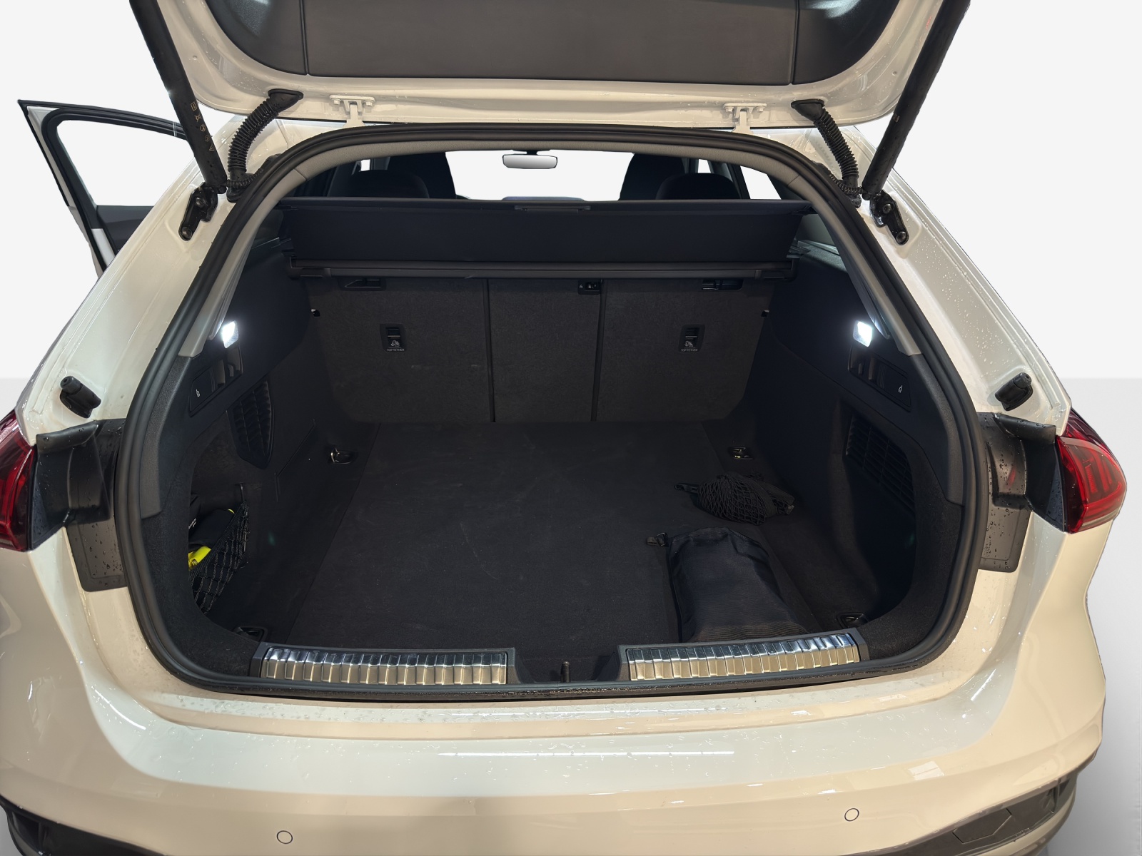 AUDI A5 Avant TDI quattro 150 kW Attraction S tronic-image-11