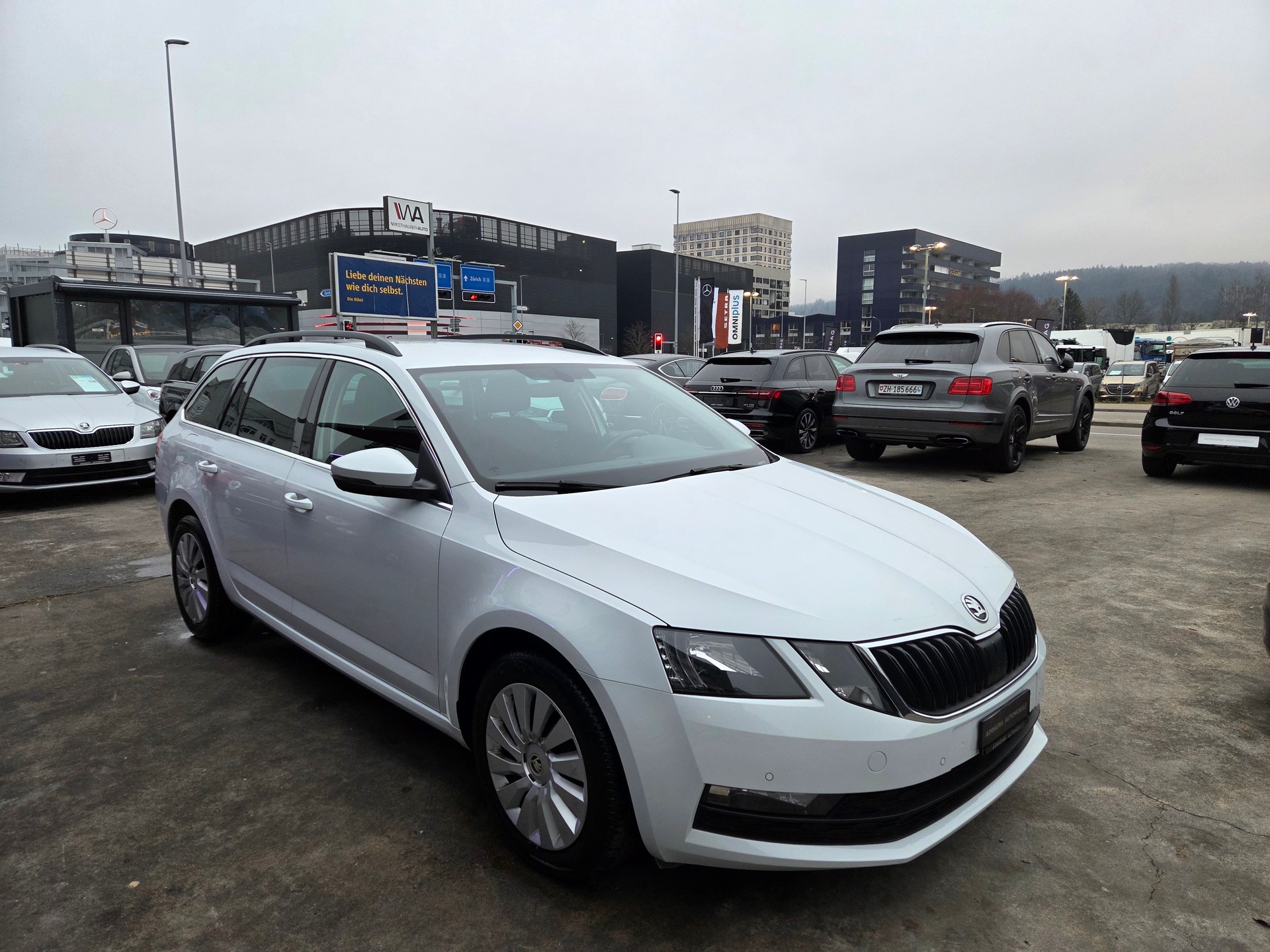 SKODA Octavia Combi 1.8 TSI Ambition 4x4 DSG-image-10