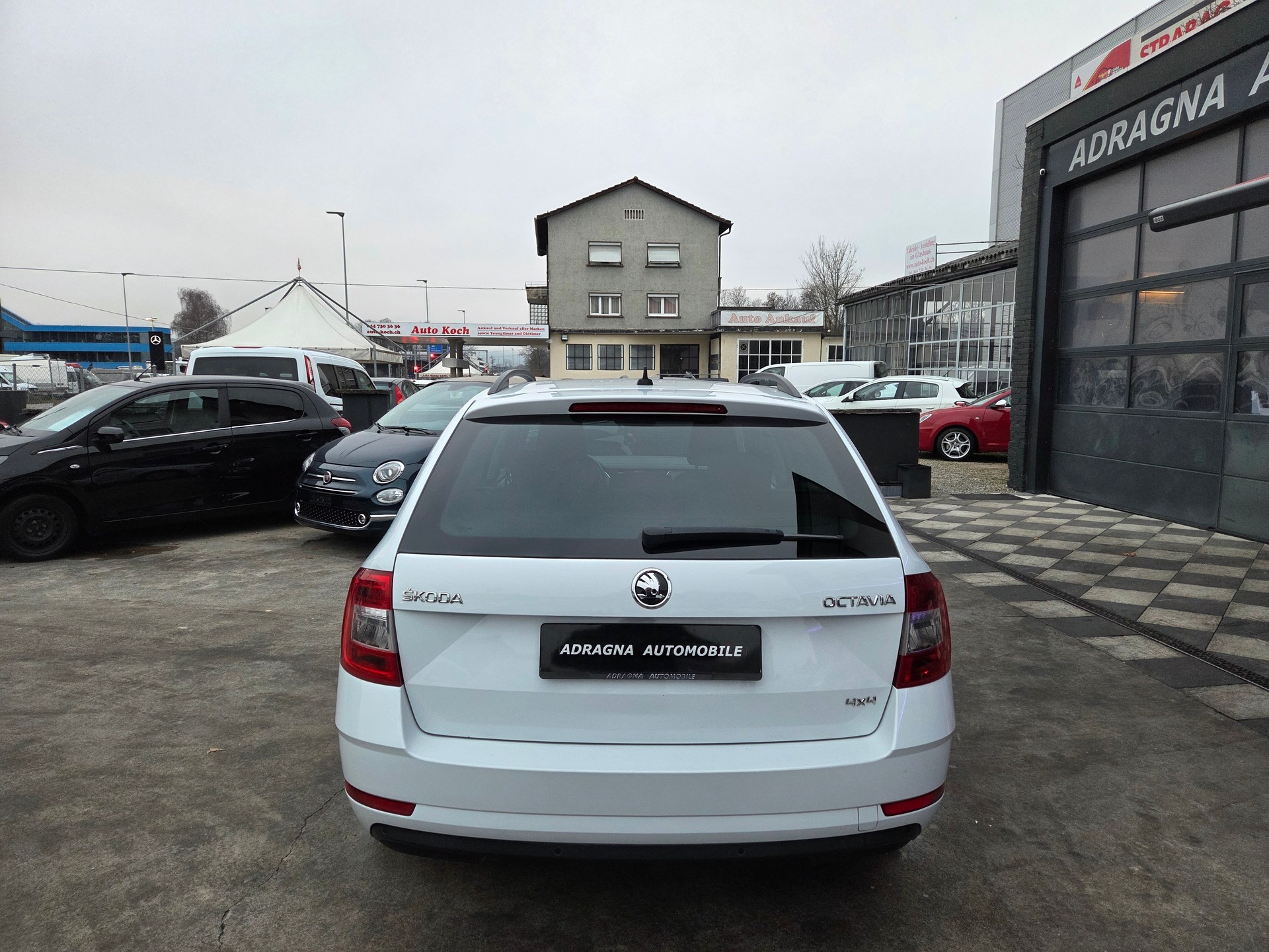 SKODA Octavia Combi 1.8 TSI Ambition 4x4 DSG-image-7