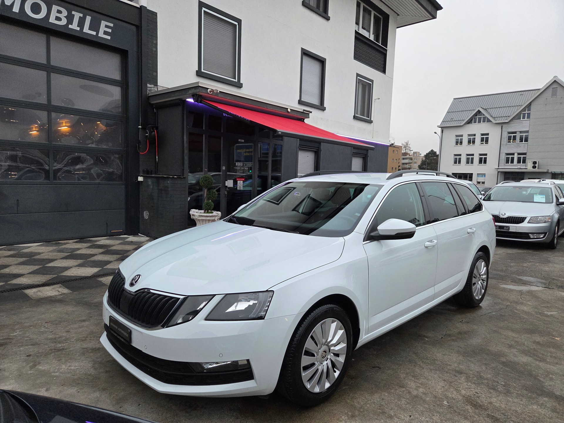 SKODA Octavia Combi 1.8 TSI Ambition 4x4 DSG-image-3
