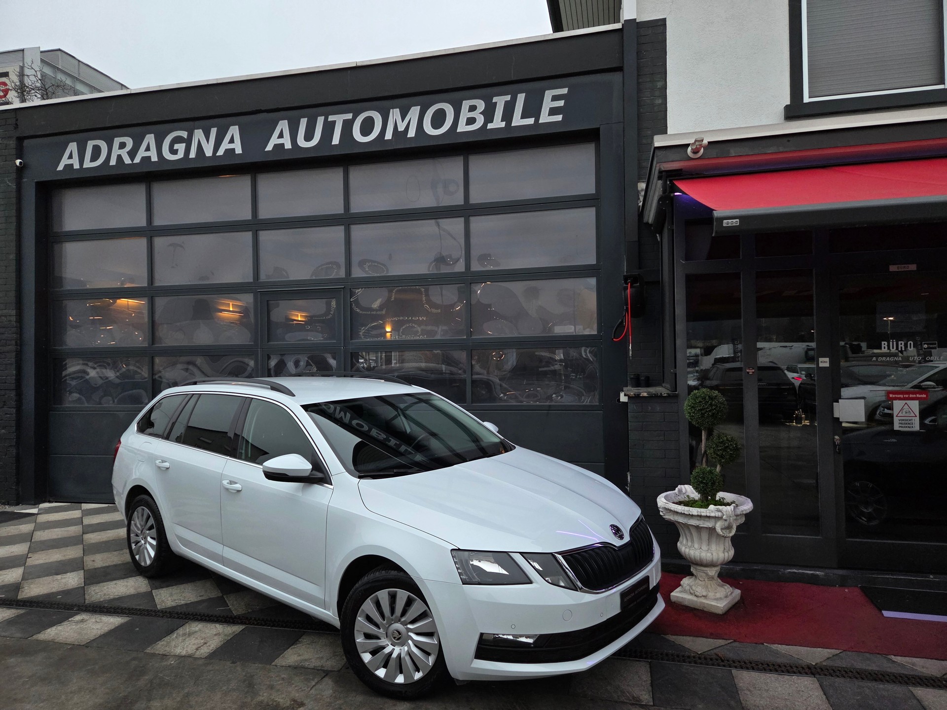SKODA Octavia Combi 1.8 TSI Ambition 4x4 DSG-image-0