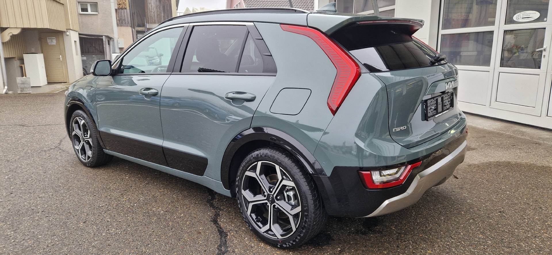 KIA Niro 1.6 GDi Plug-in Hybrid Style+-image-10