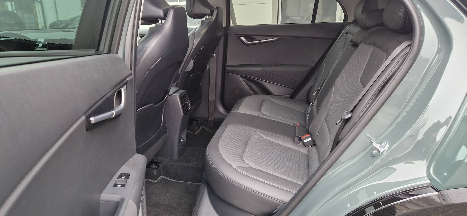 KIA Niro 1.6 GDi Plug-in Hybrid Style+-image-9