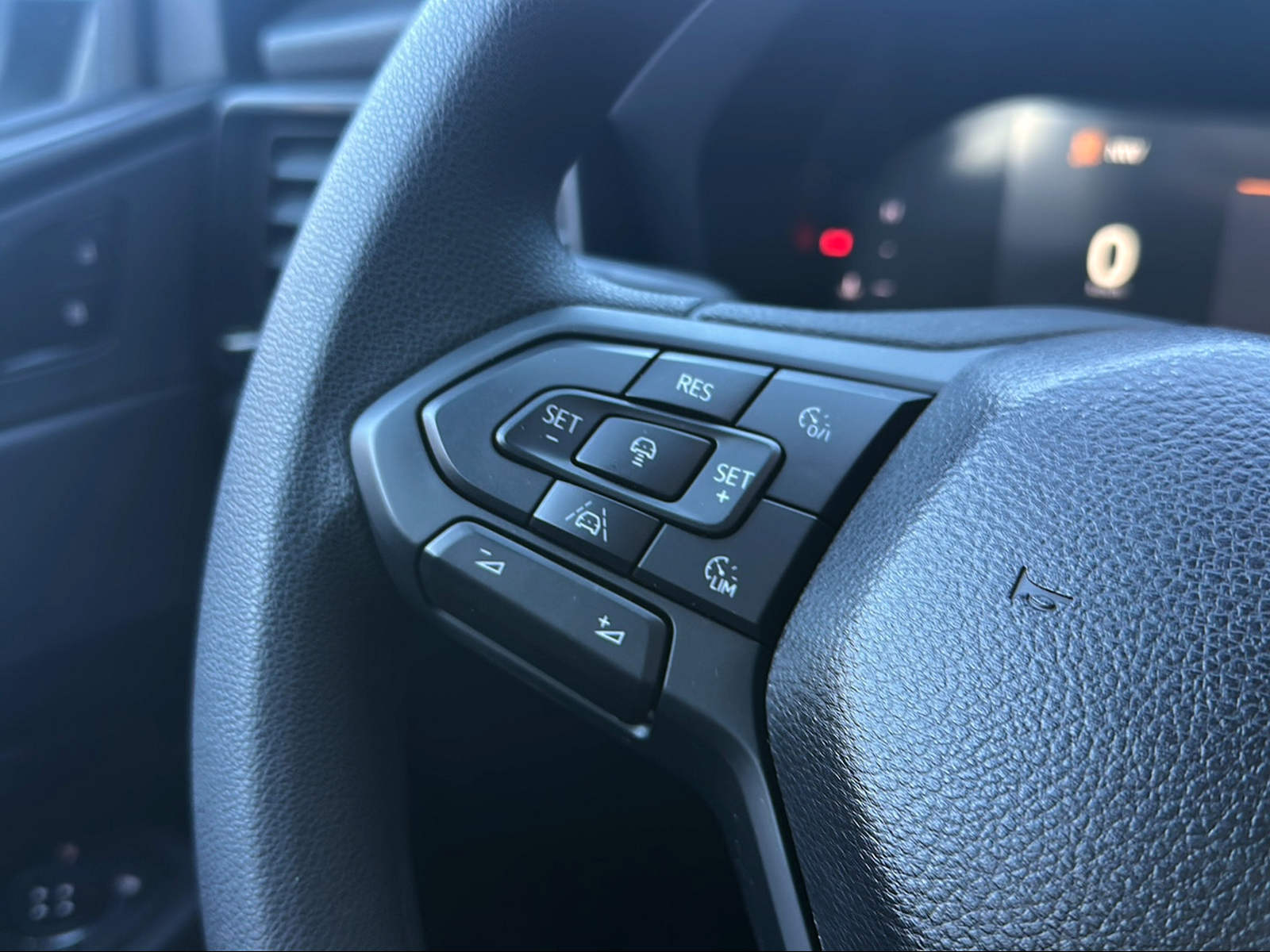 VW Amarok 2.0TDI Basic-image-15