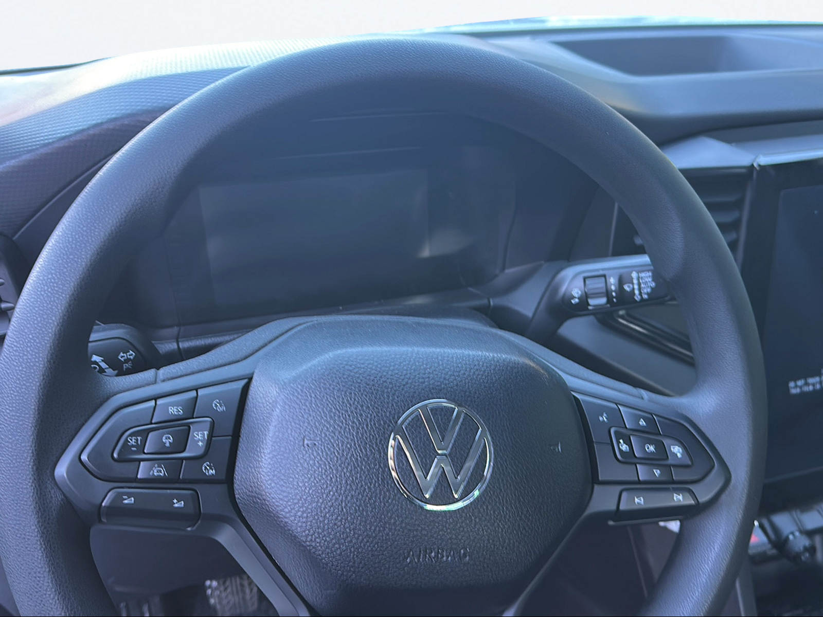 VW Amarok 2.0TDI Basic-image-9