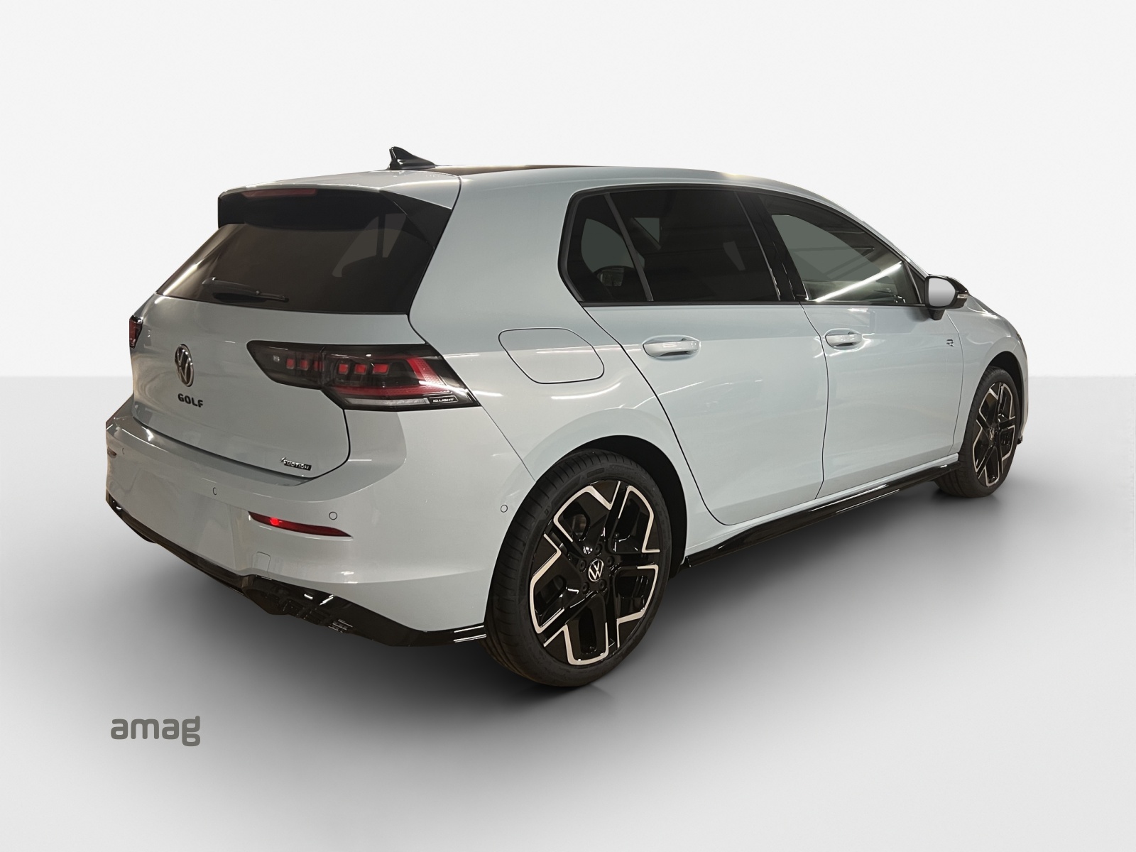 VW Golf 2.0 TSI R-Line DSG 4 Motion-image-4