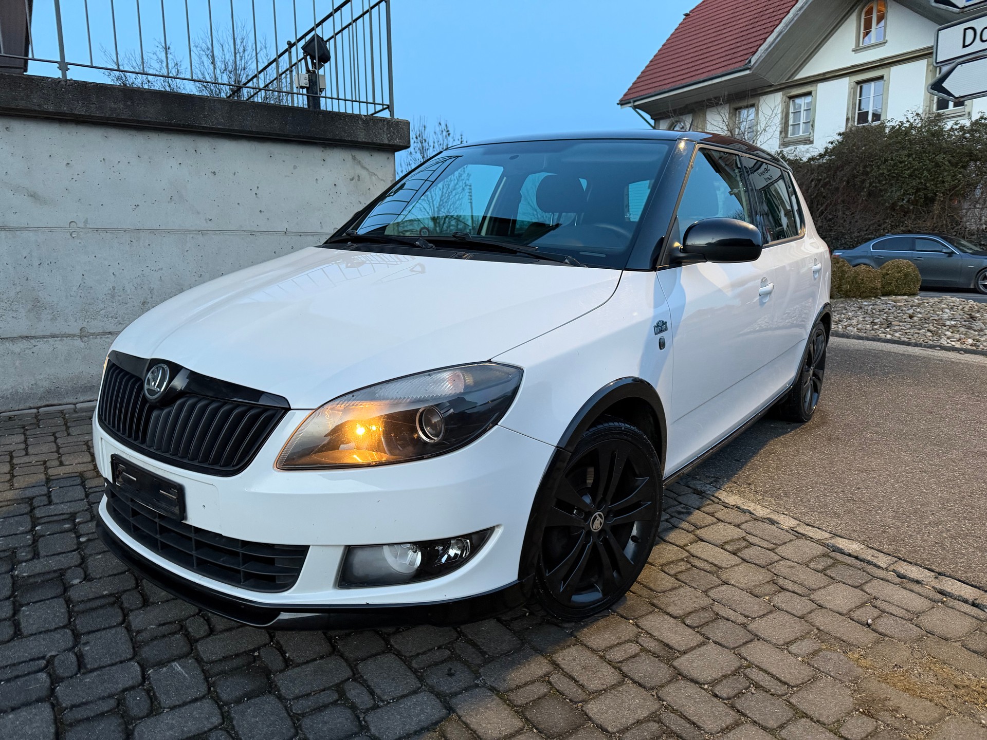SKODA Fabia 1.2 TSI Monte Carlo-image-1
