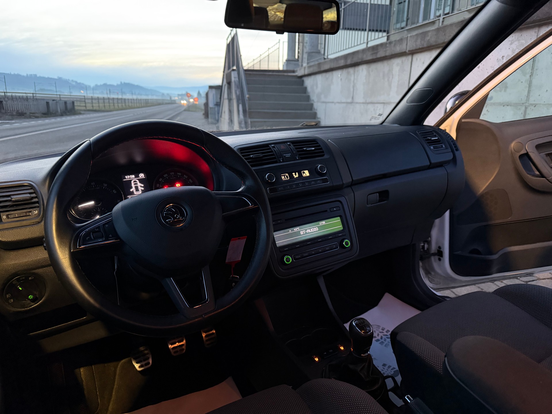 SKODA Fabia 1.2 TSI Monte Carlo-image-9