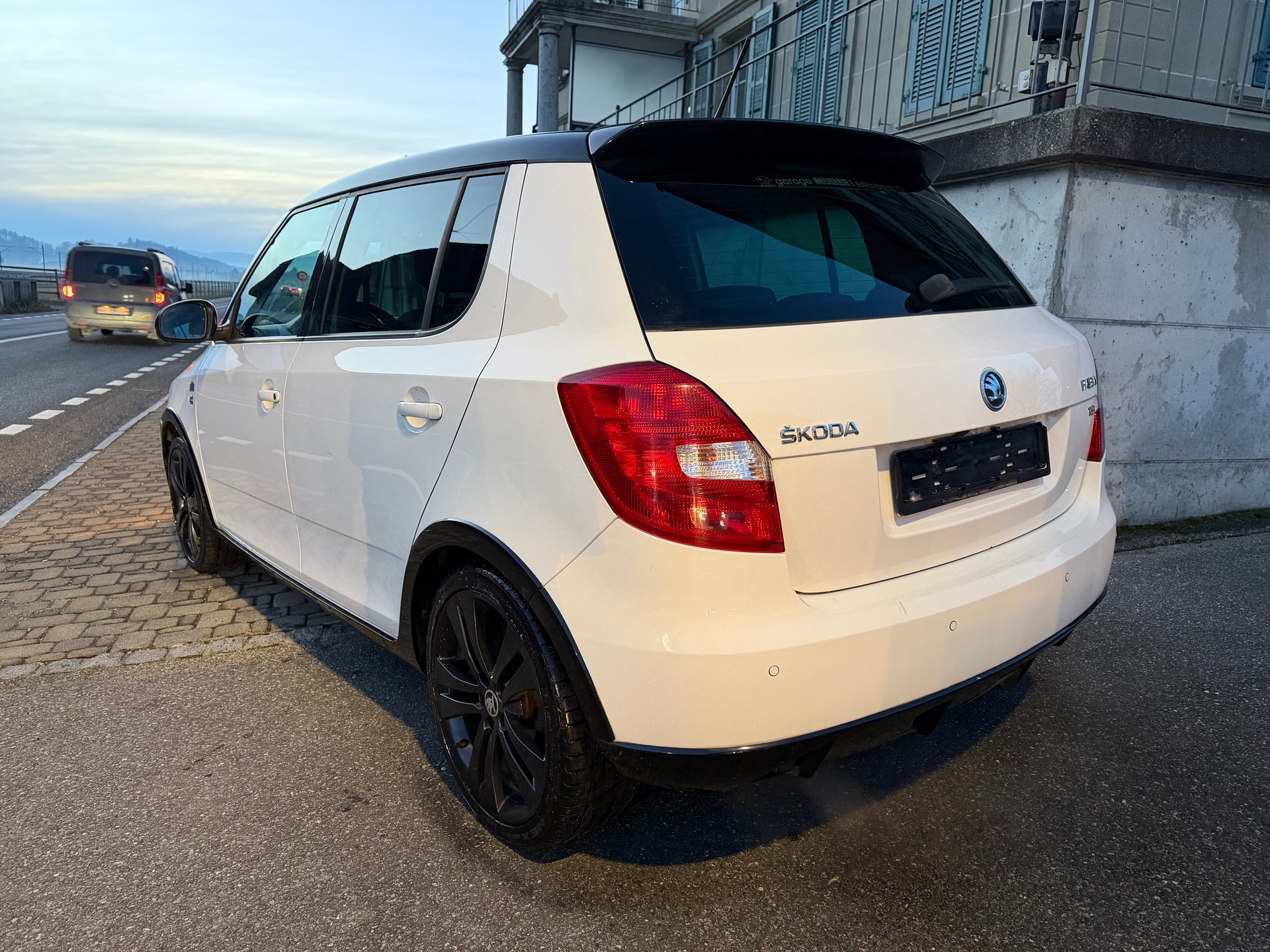 SKODA Fabia 1.2 TSI Monte Carlo-image-2