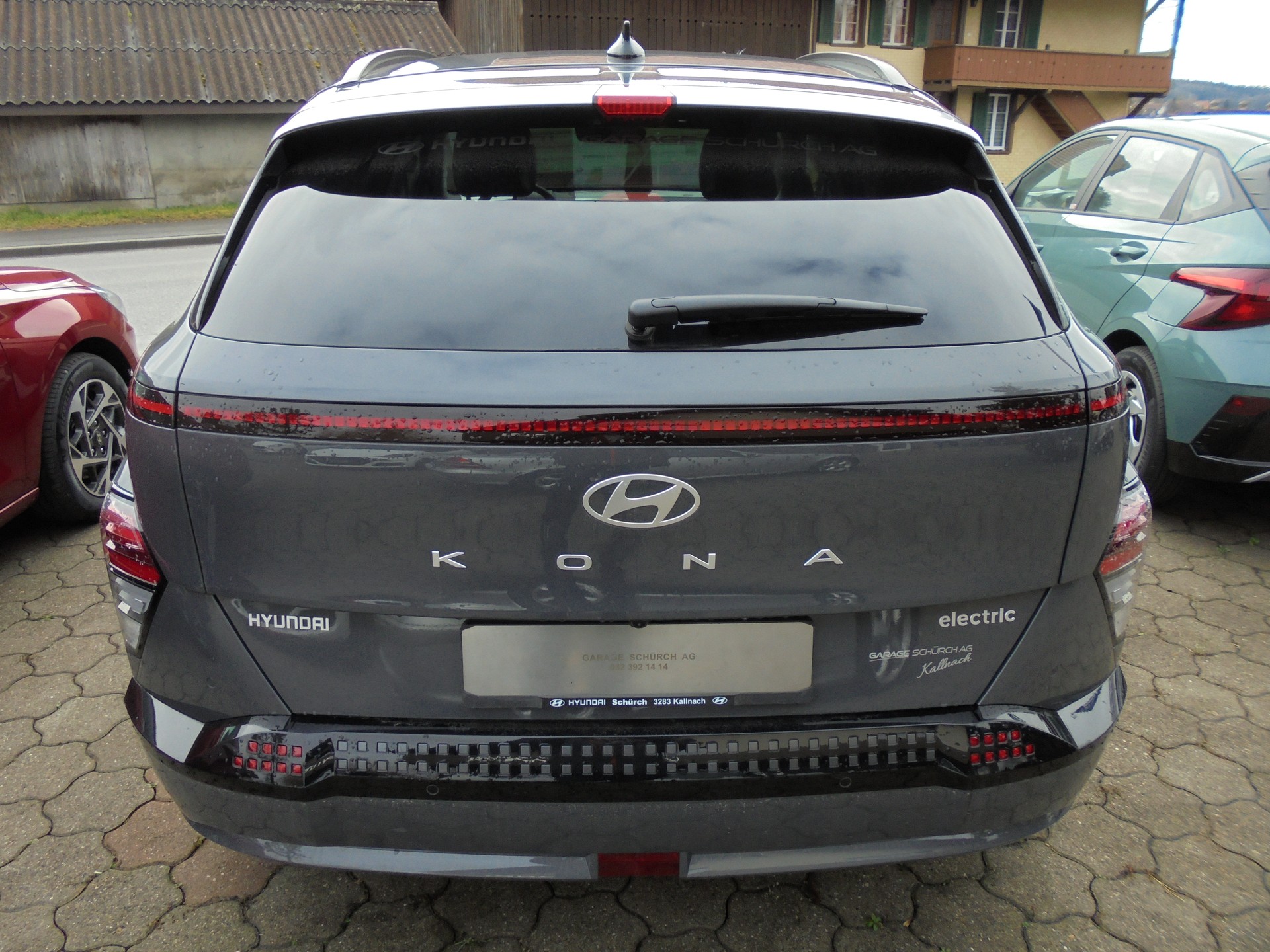 HYUNDAI Kona EV 65.4 kWh Amplia-image-5