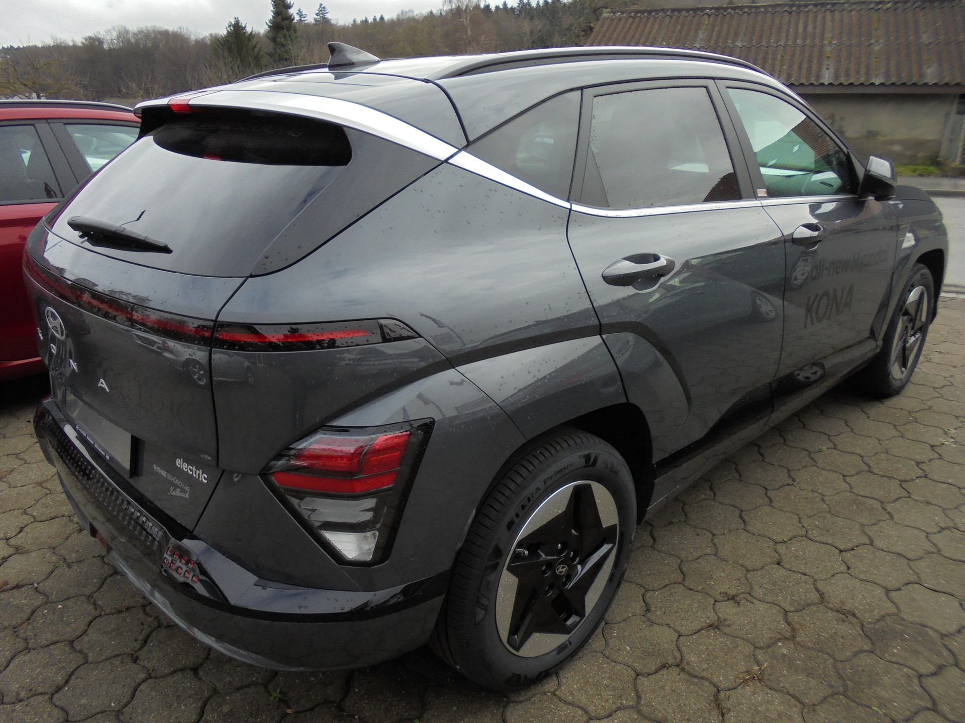 HYUNDAI Kona EV 65.4 kWh Amplia-image-4