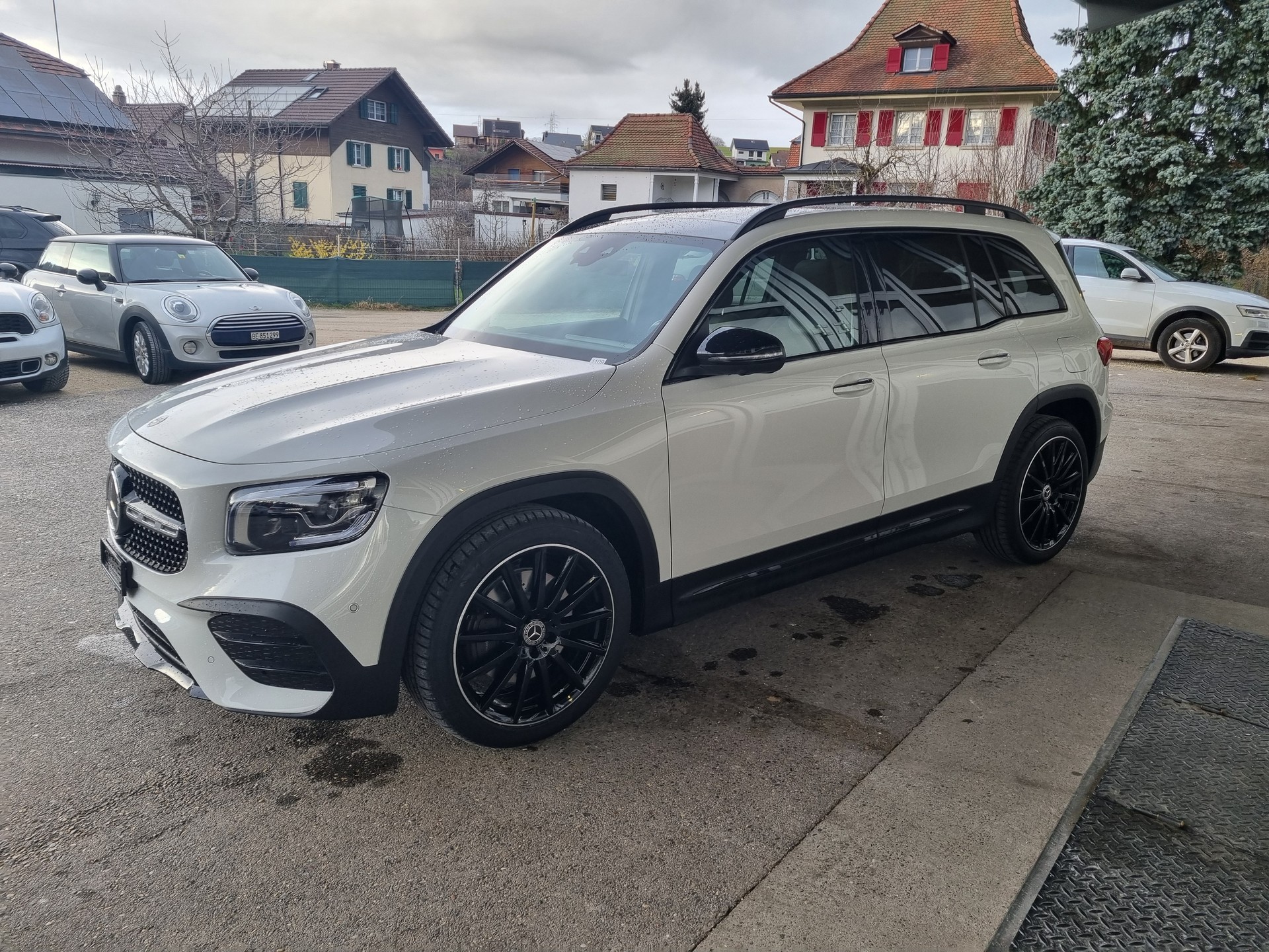 MERCEDES-BENZ GLB 250 4Matic AMG Line 8G-Tronic-image-6